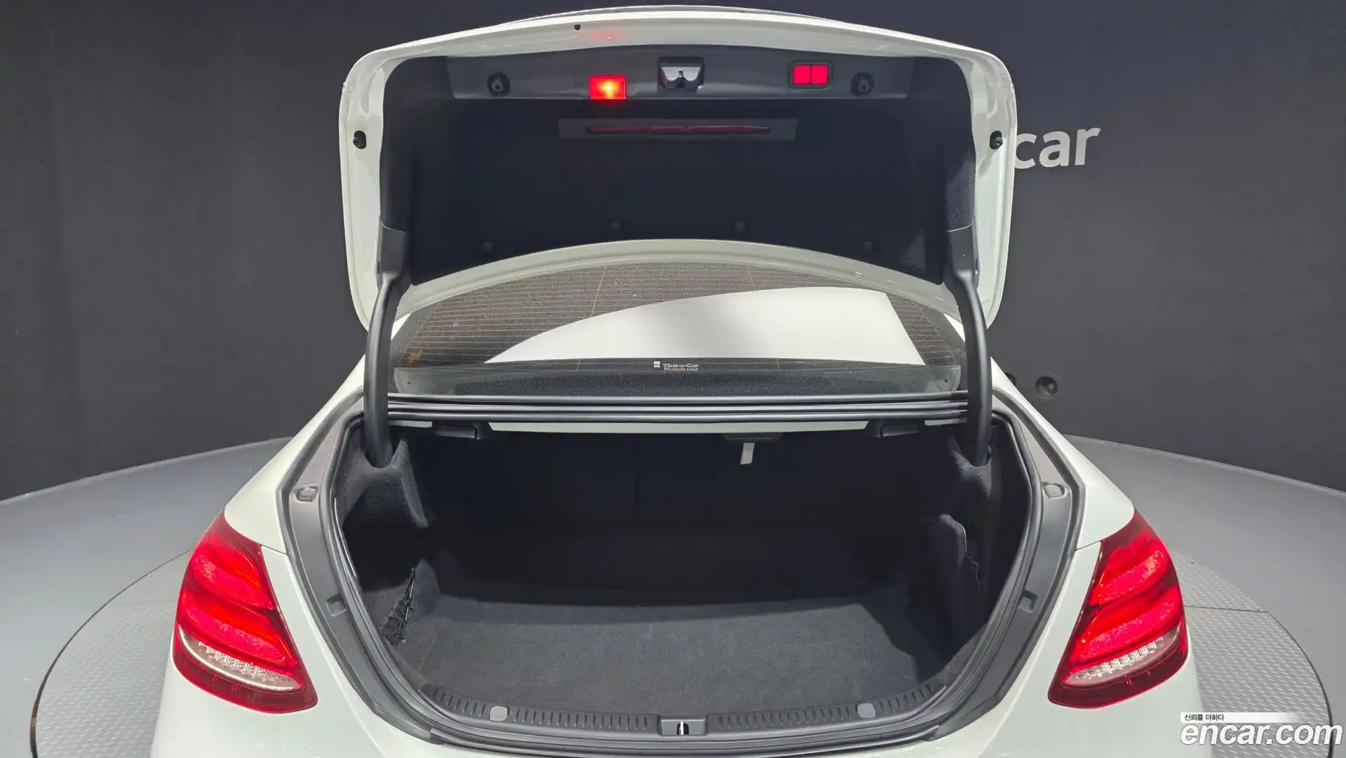 E-Class Mercedes-Benz 2020.3-OPTION-024