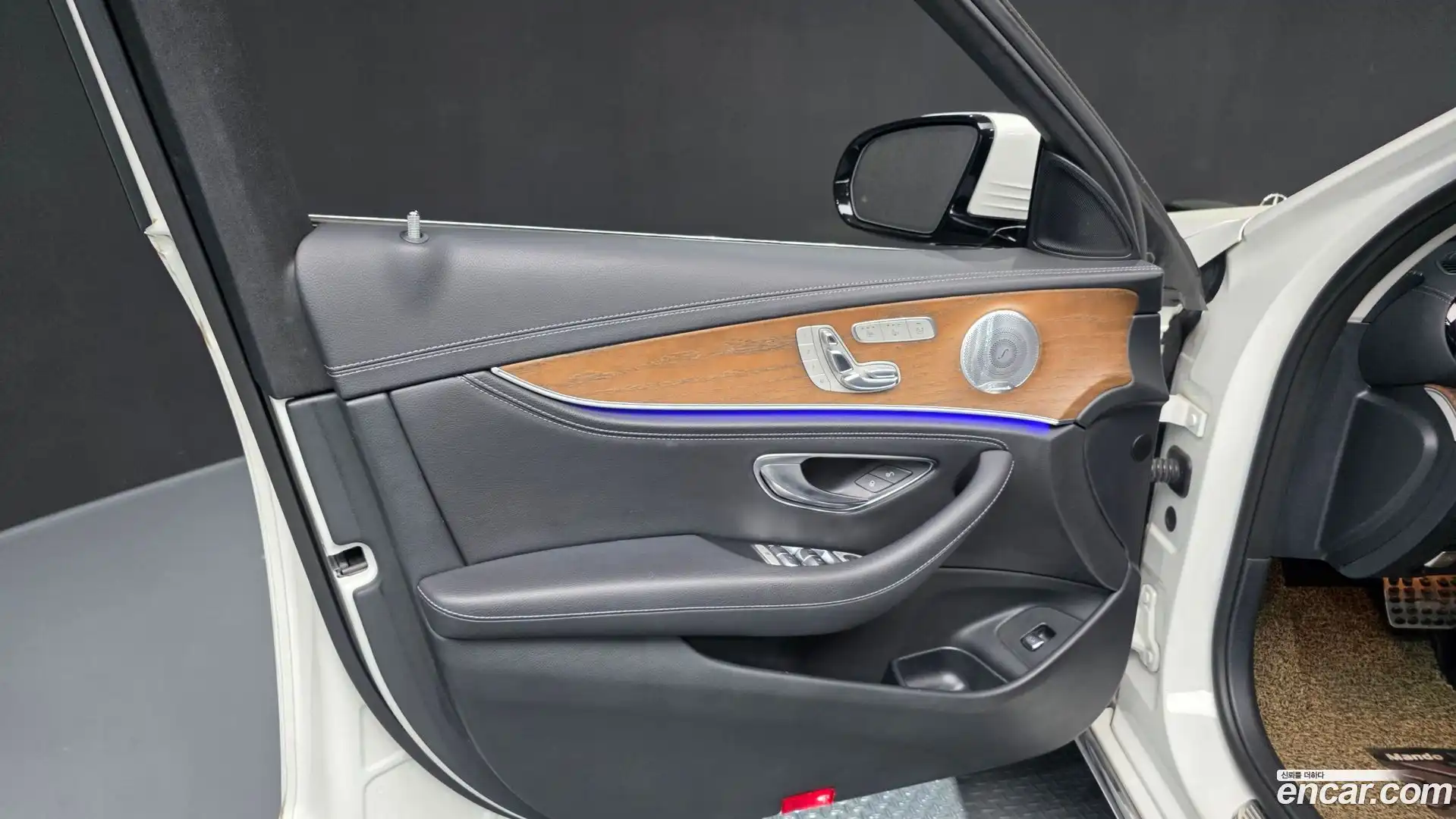 E-Class Mercedes-Benz 2020.3-INNER-034