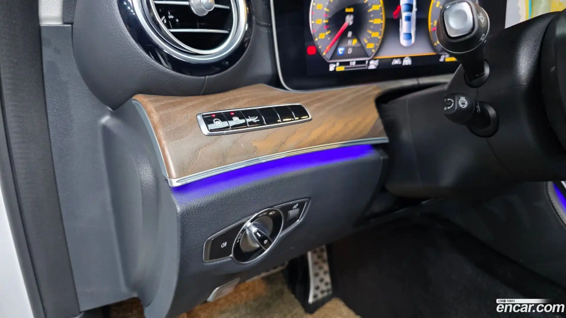 E-Class Mercedes-Benz 2020.3-OPTION-043