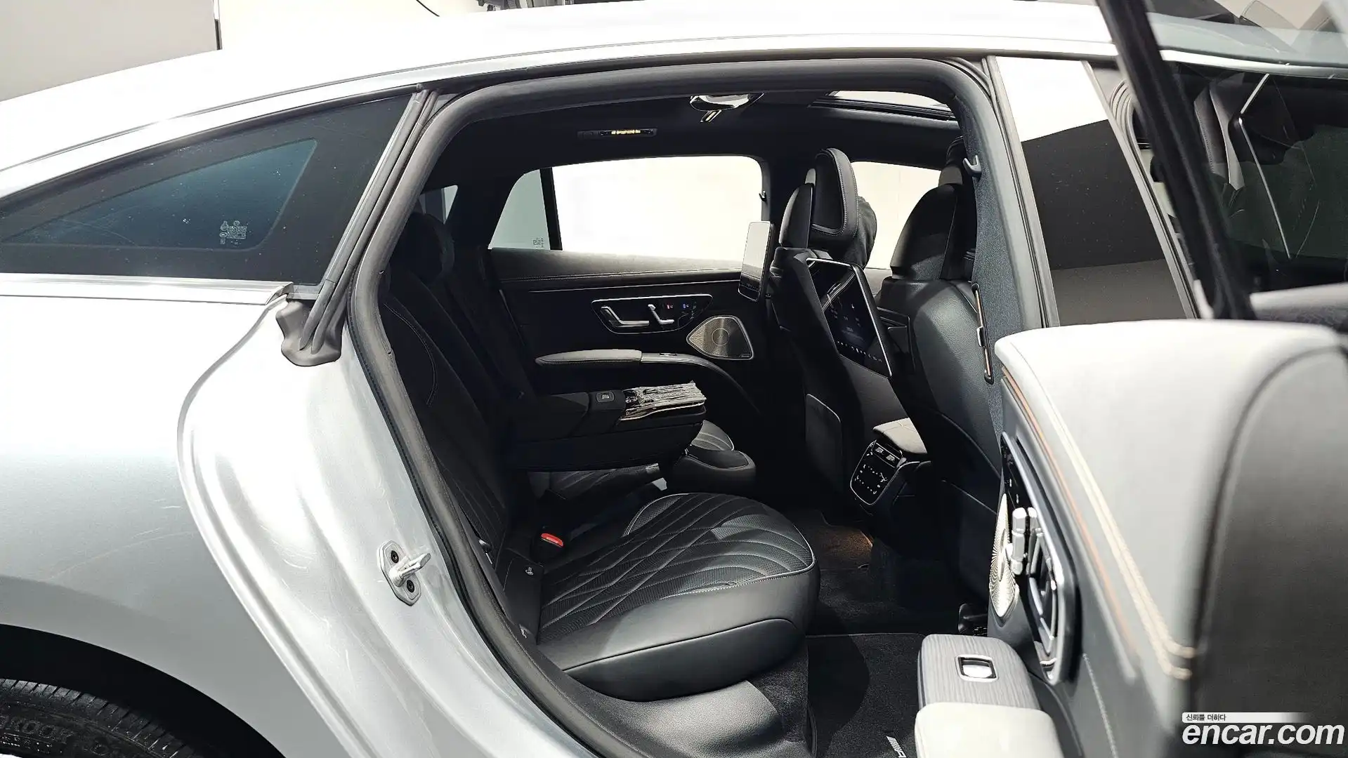 EQS Mercedes-Benz 2022.11-INNER-036