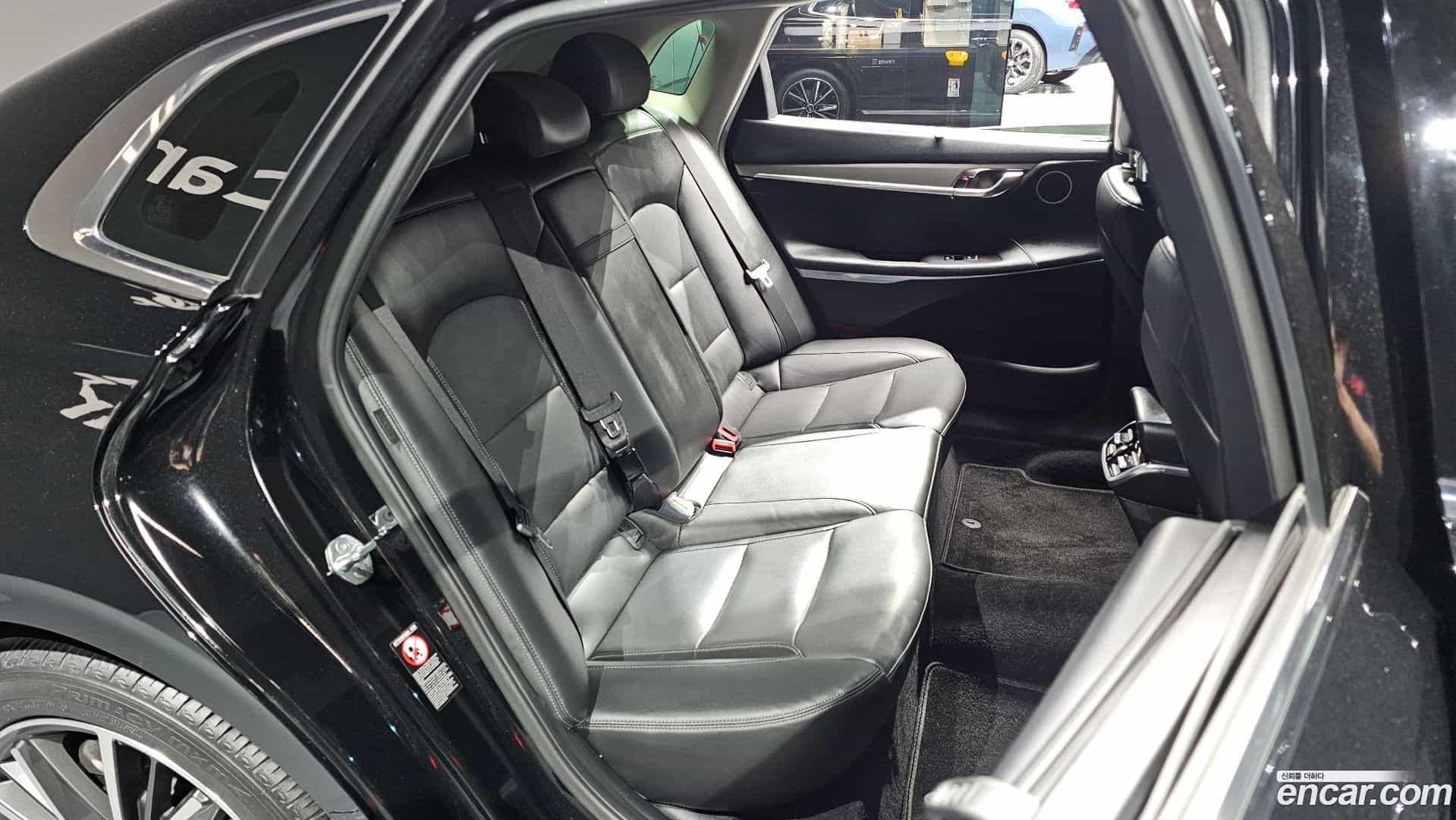 Grandeur Hyundai 2022.5-OPTION-015