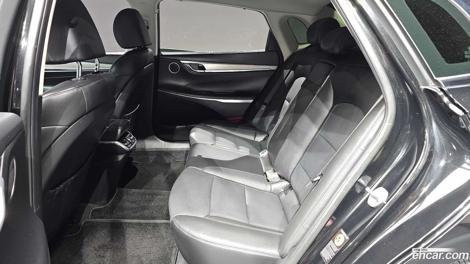Grandeur Hyundai 2022.5-OPTION-016