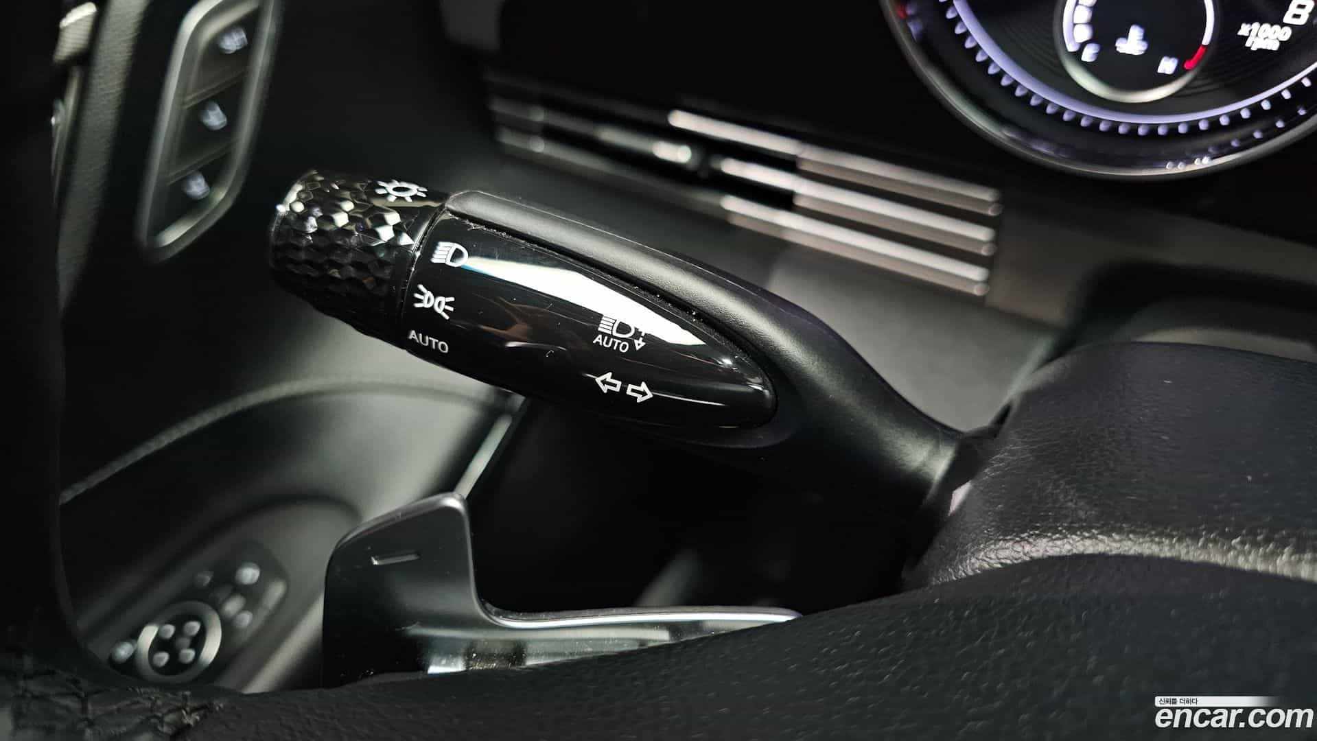 Grandeur Hyundai 2022.5-OPTION-046