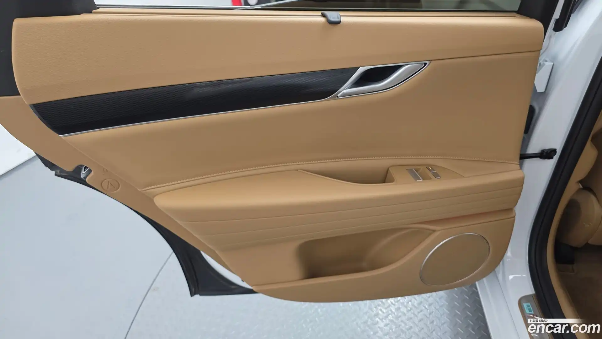 G80 Genesis 2026.3-INNER-035