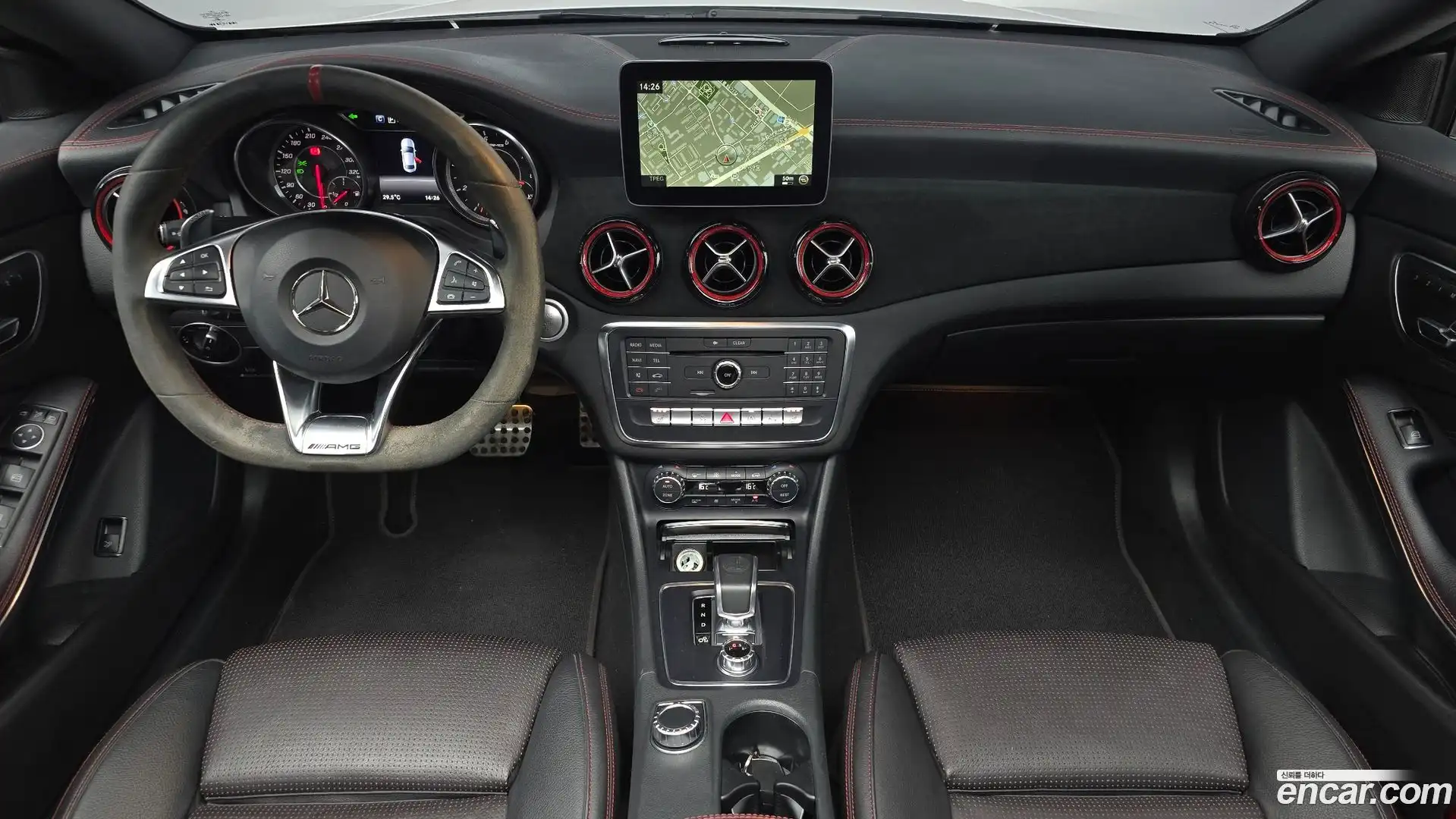 CLA-Class Mercedes-Benz 2017.10-INNER-007