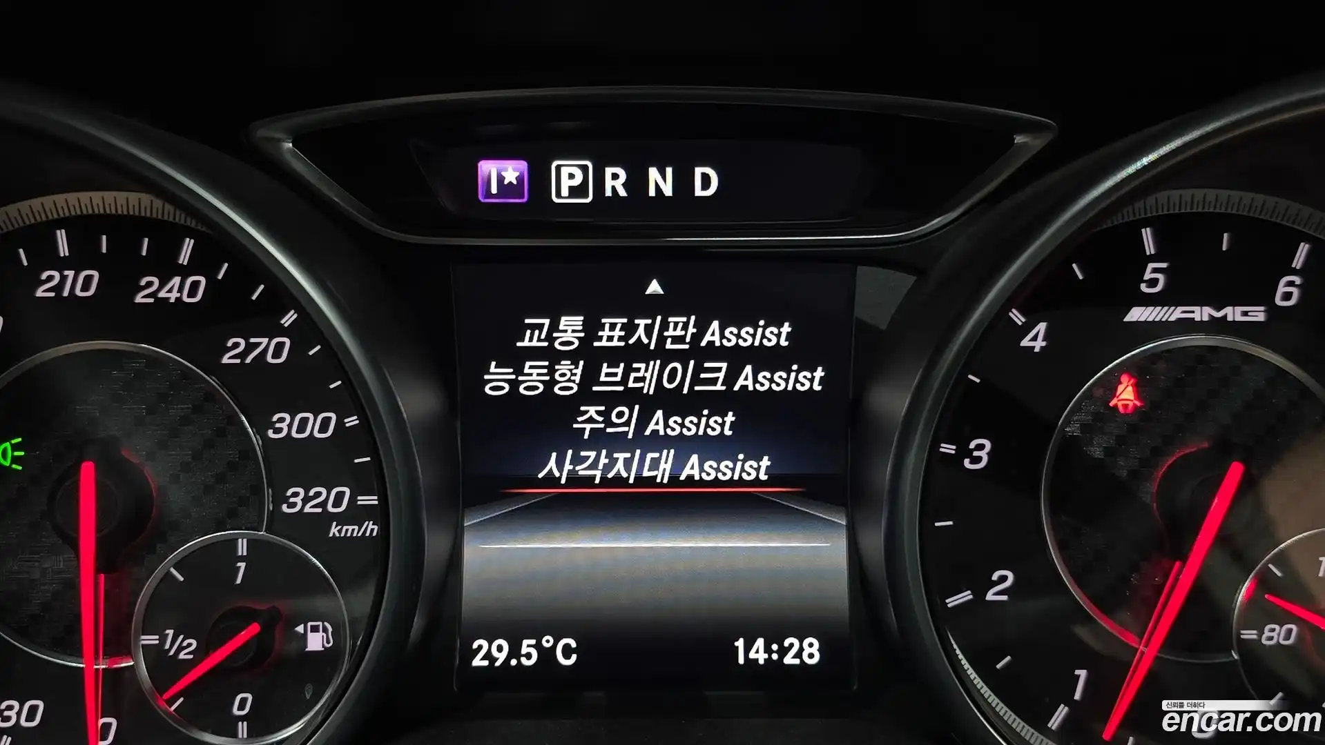 CLA-Class Mercedes-Benz 2017.10-OPTION-021