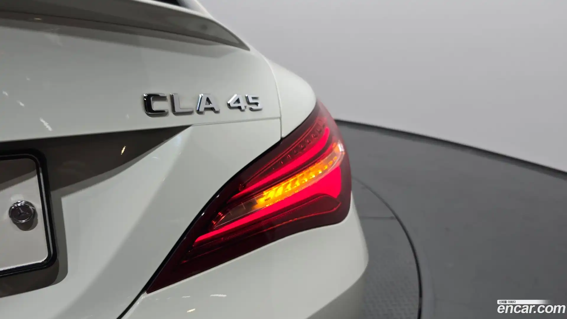 CLA-Class Mercedes-Benz 2017.10-OUTER-033