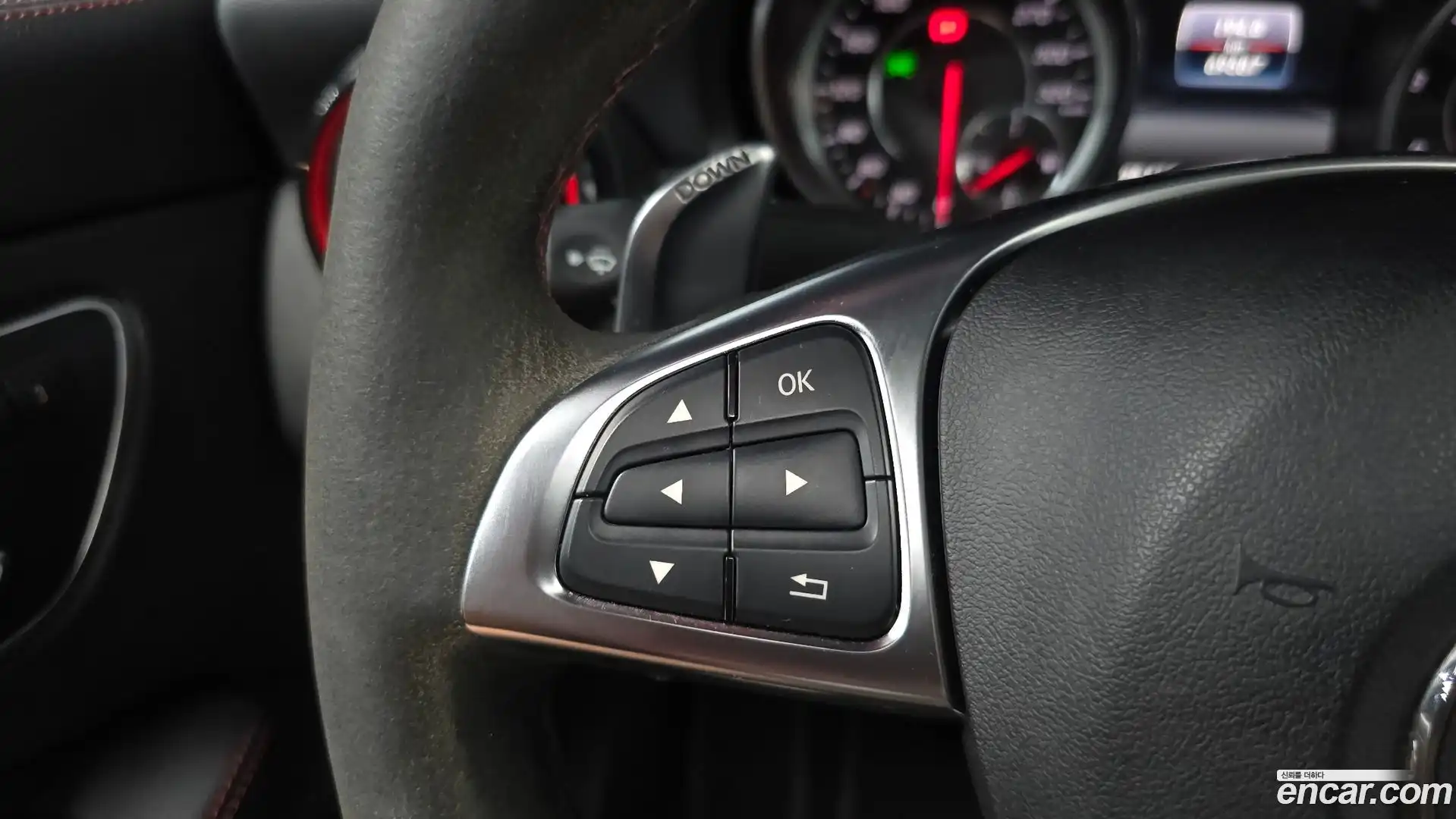 CLA-Class Mercedes-Benz 2017.10-OPTION-040