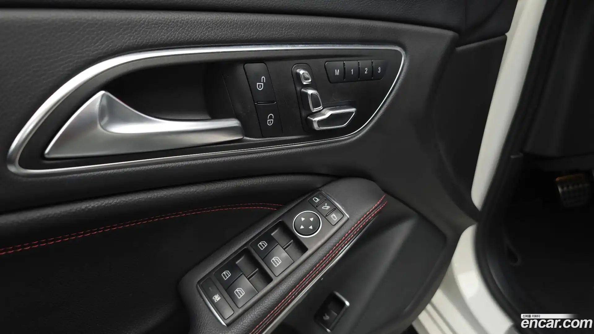 CLA-Class Mercedes-Benz 2017.10-OPTION-041