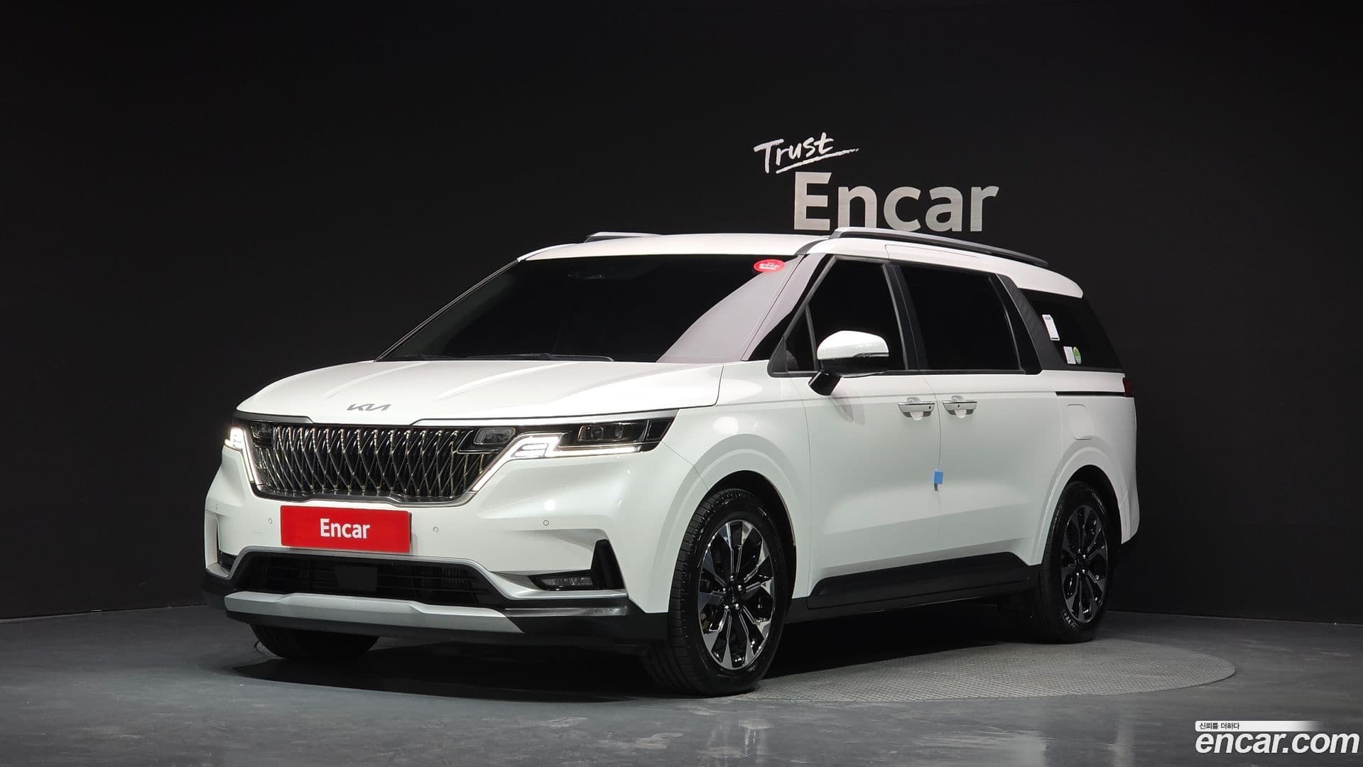 Main__Slider__Photo:Canival Kia 2022.11-0