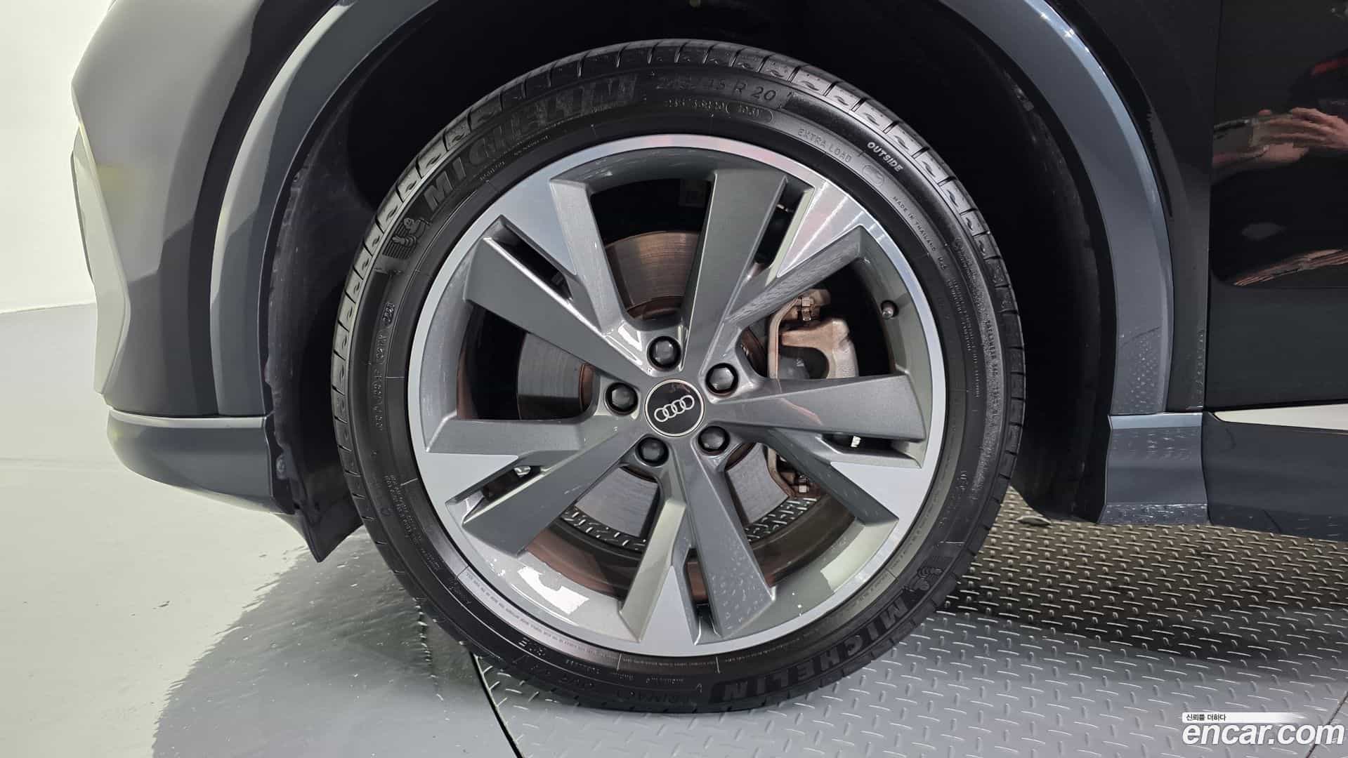 Q4 e-tron Audi 2022.9-OUTER-005