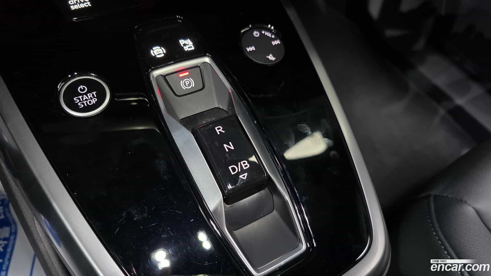 Q4 e-tron Audi 2022.9-INNER-009