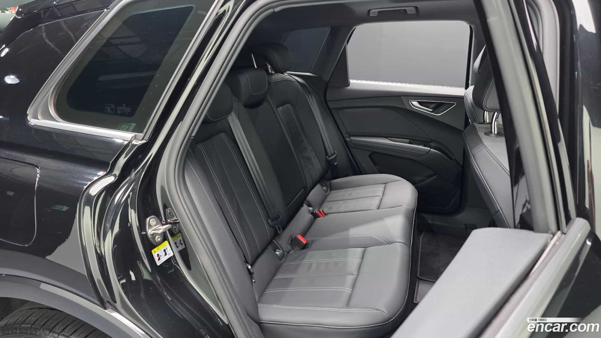 Q4 e-tron Audi 2022.9-OPTION-015