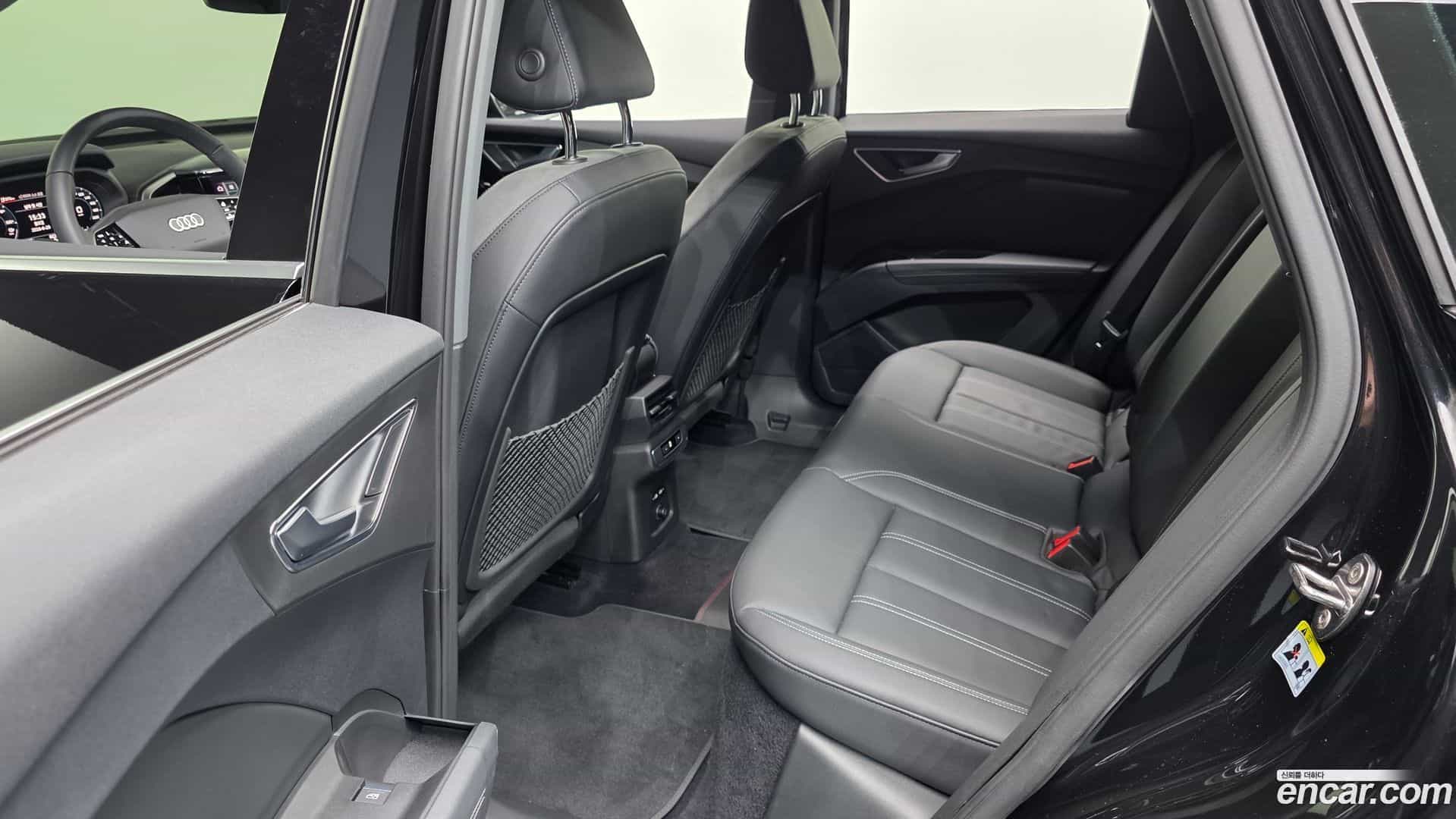 Q4 e-tron Audi 2022.9-OPTION-016