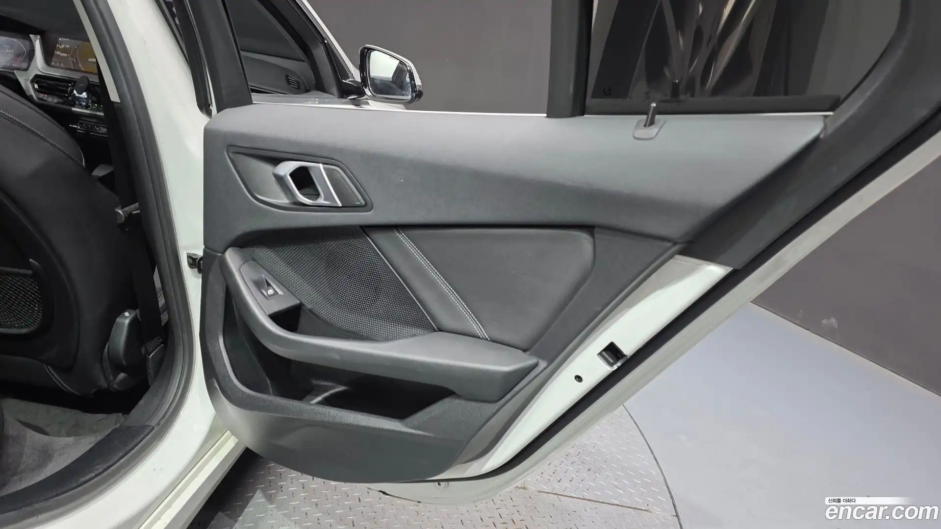 1-Series BMW 2021.0-INNER-035