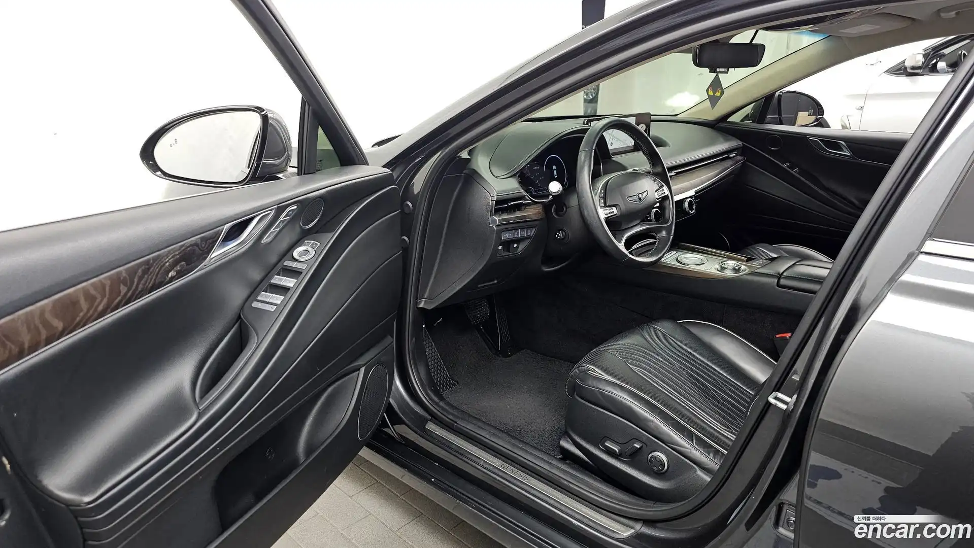 G80 Genesis 2020.11-INNER-010