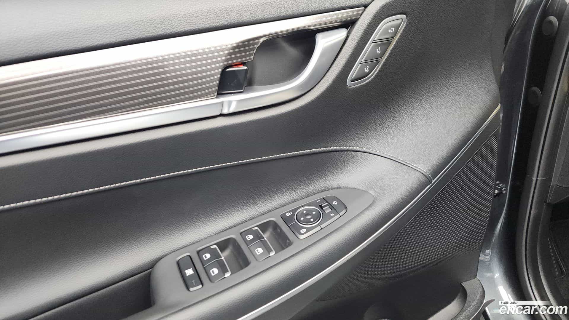 Grandeur Hyundai 2019.9-OPTION-041