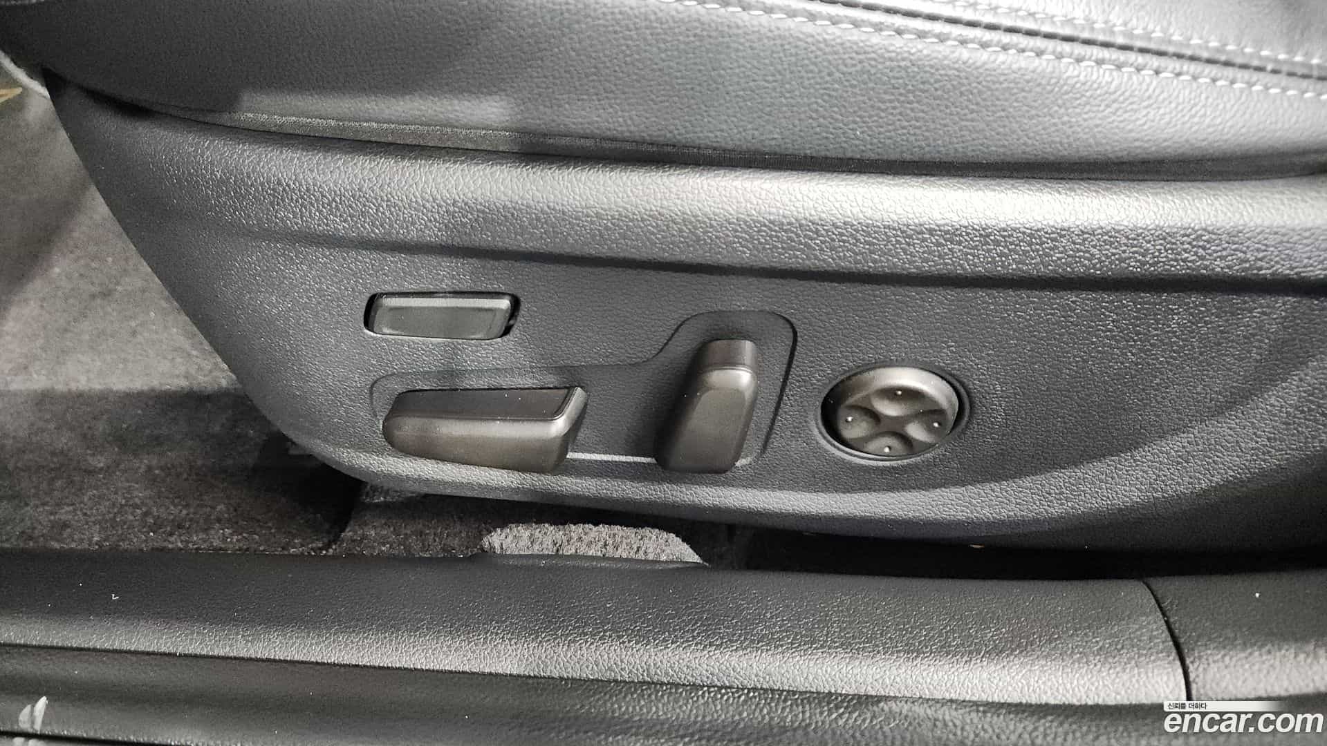 Grandeur Hyundai 2019.9-OPTION-044
