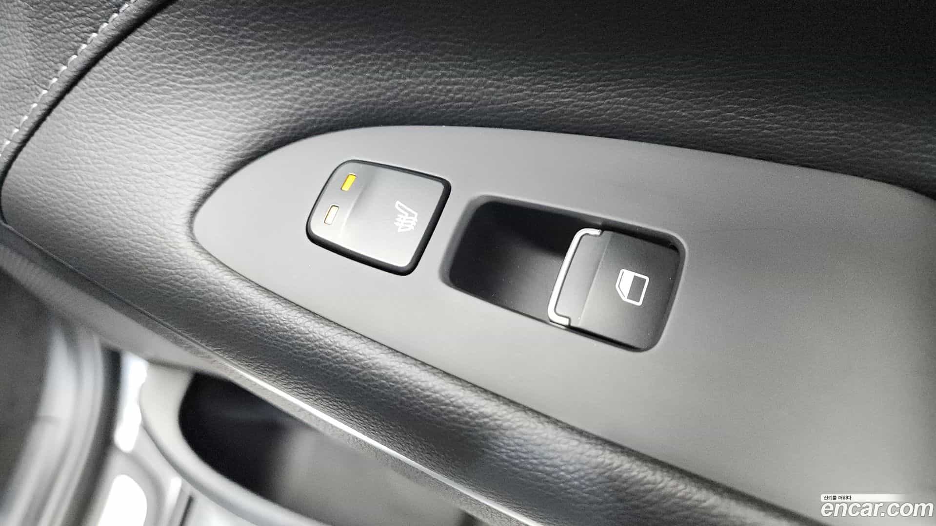 Grandeur Hyundai 2019.9-OPTION-047