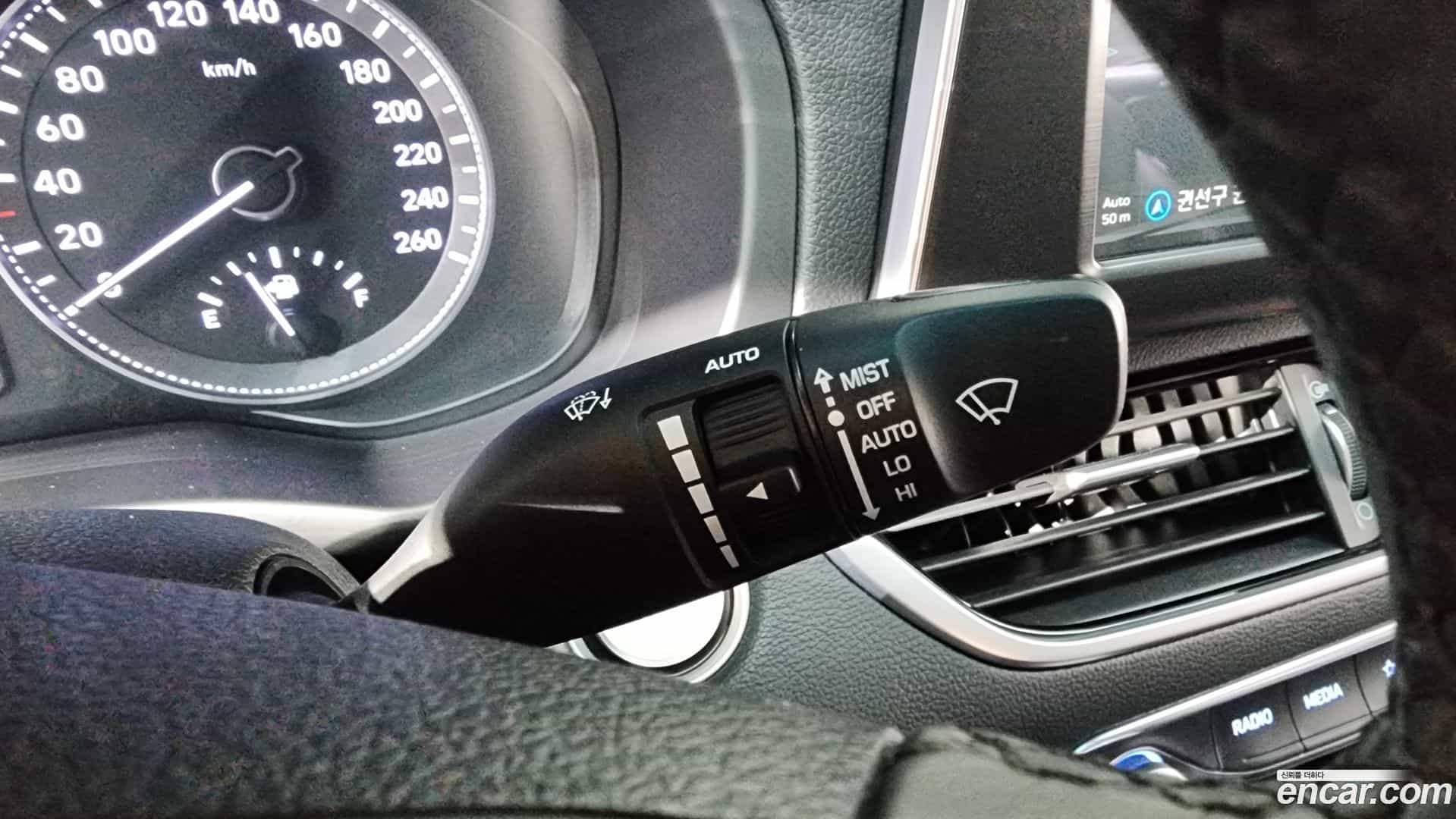 Grandeur Hyundai 2019.9-OPTION-048