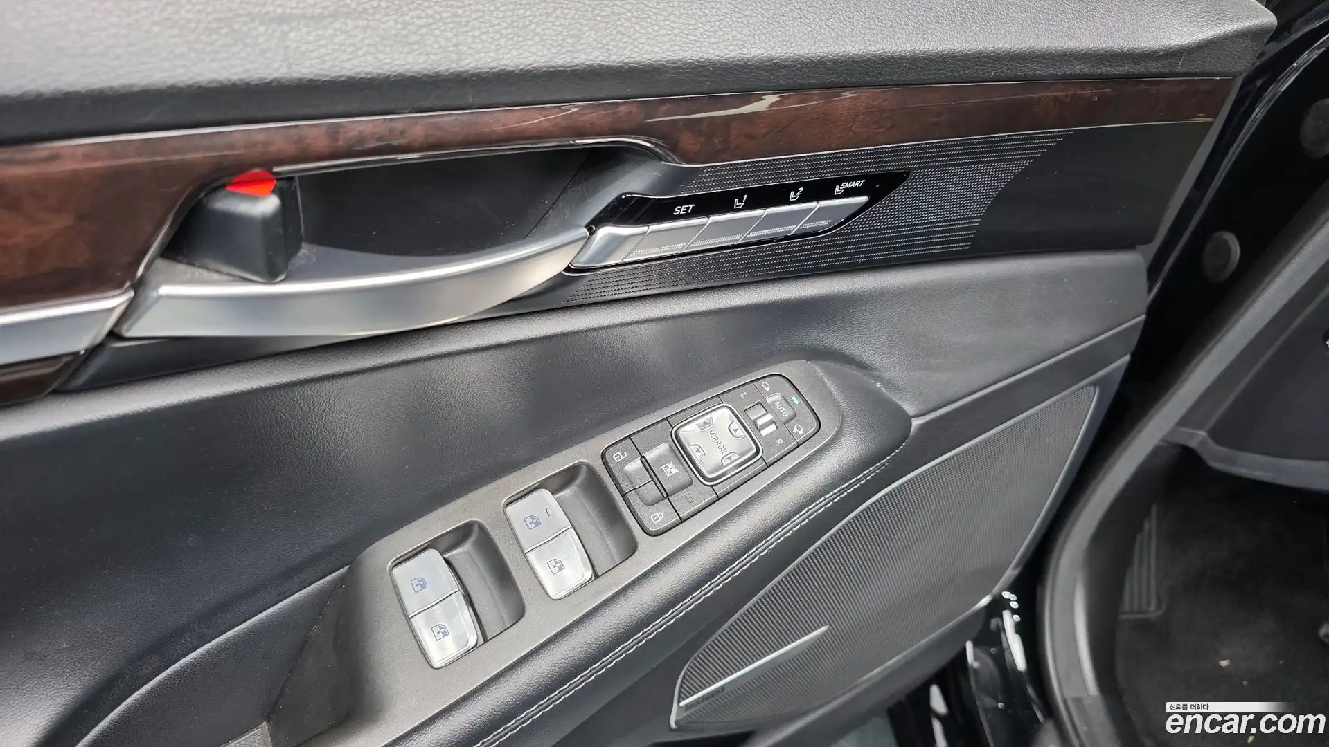 EQ900 Genesis 2016.5-OPTION-040