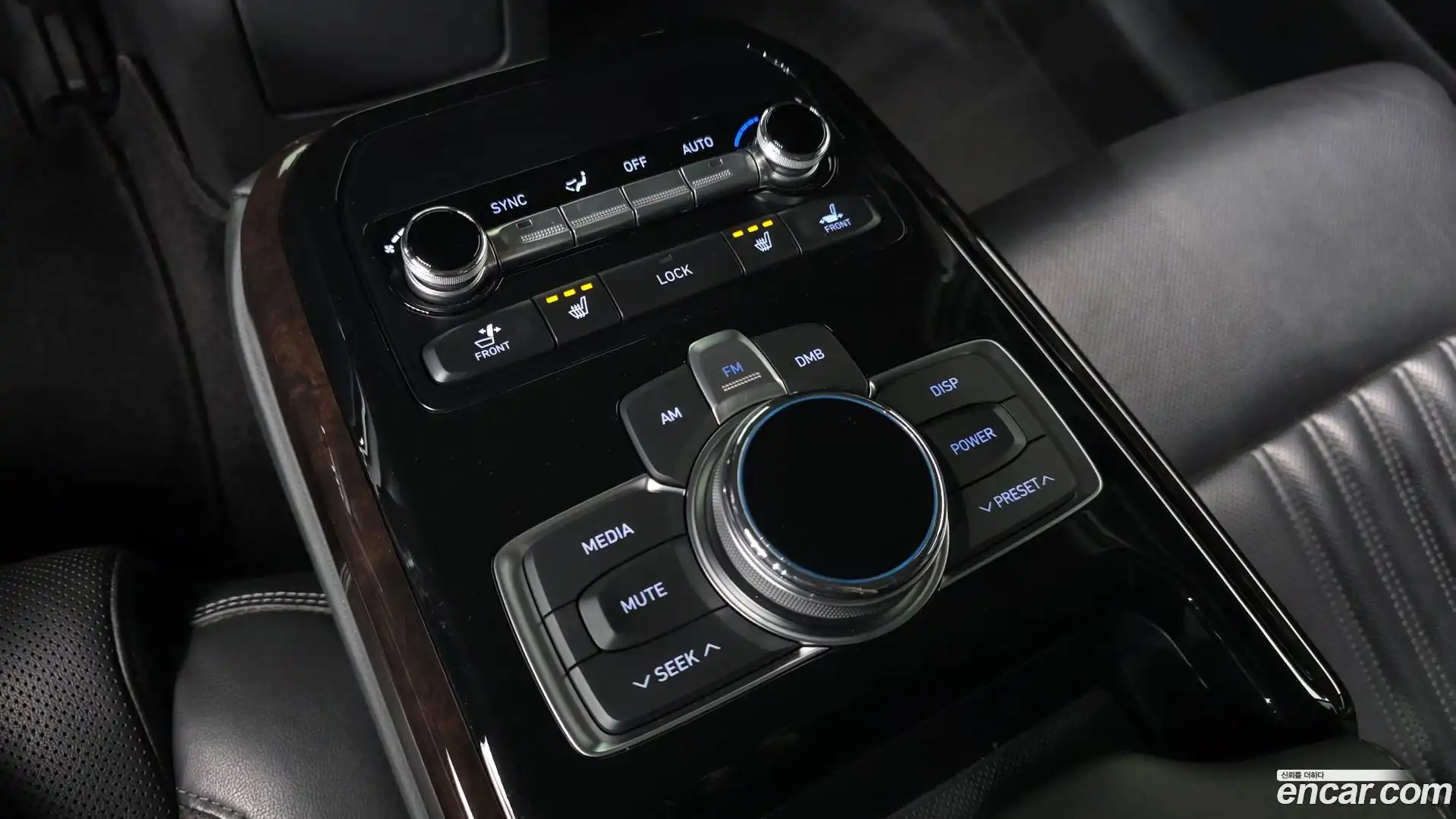 EQ900 Genesis 2016.5-OPTION-044