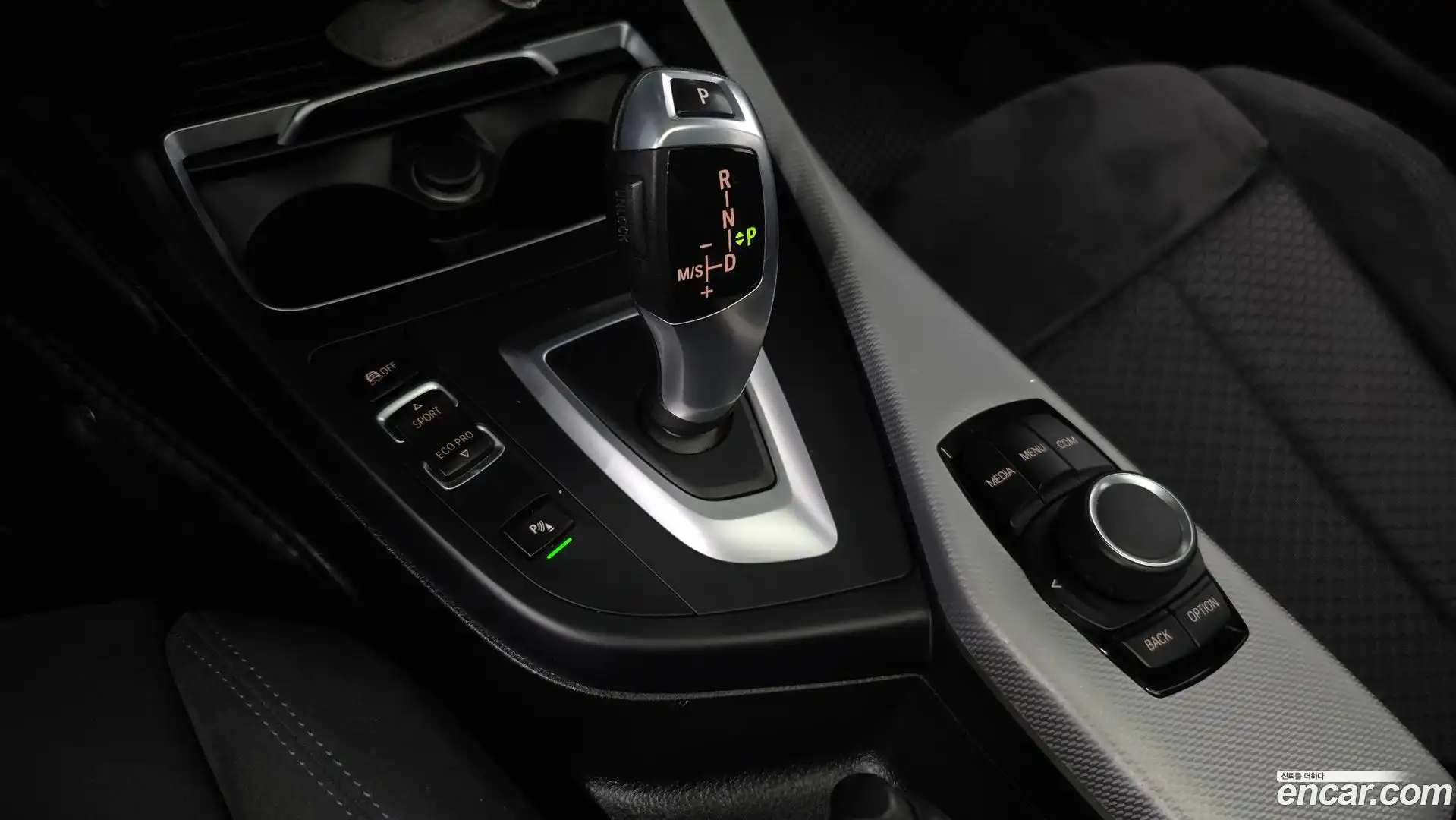 1-Series BMW 2017.10-INNER-009
