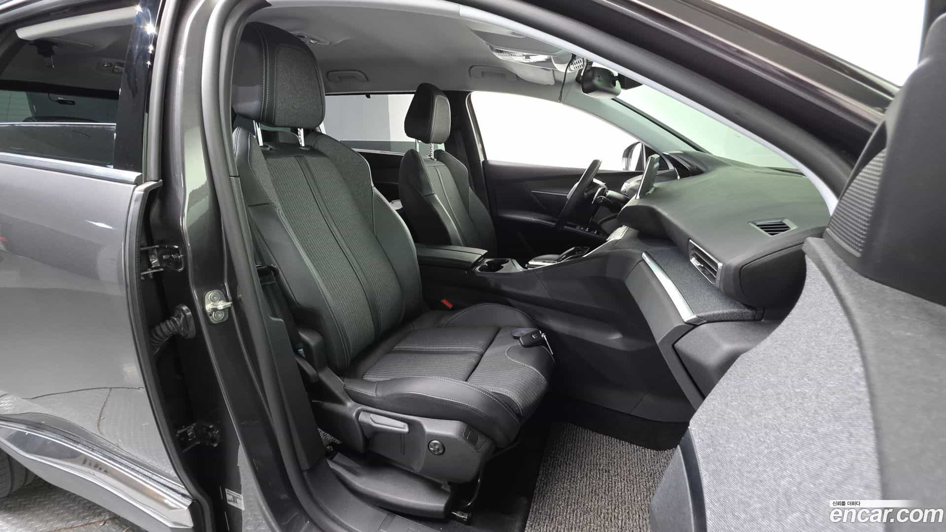 5008 Peugeot 2022.11-OPTION-042