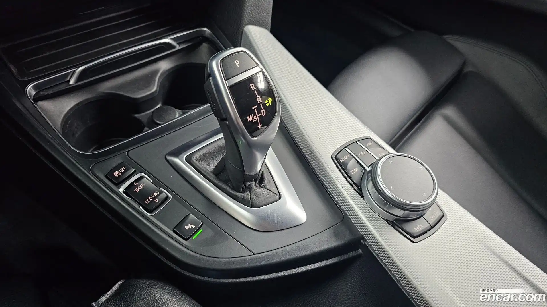 3-Series BMW 2018.3-INNER-009