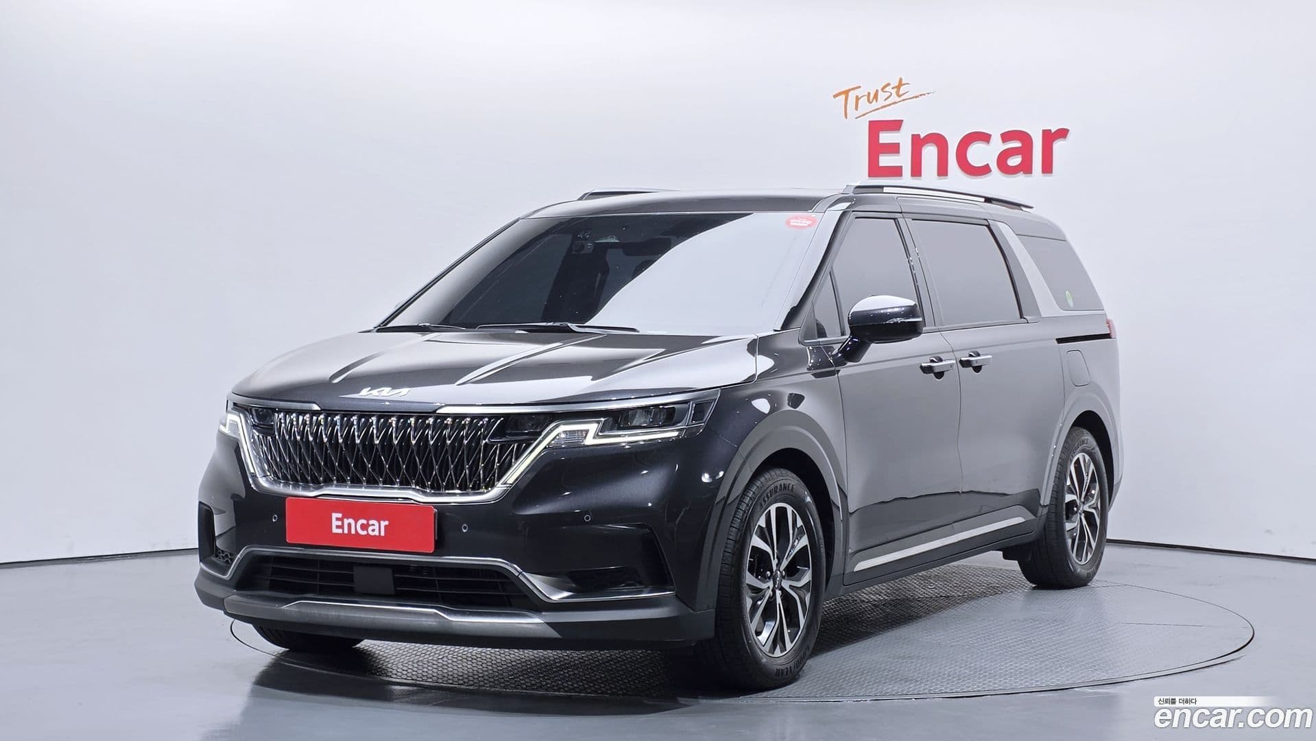 Main__Slider__Photo:Canival Kia 2022.5-0