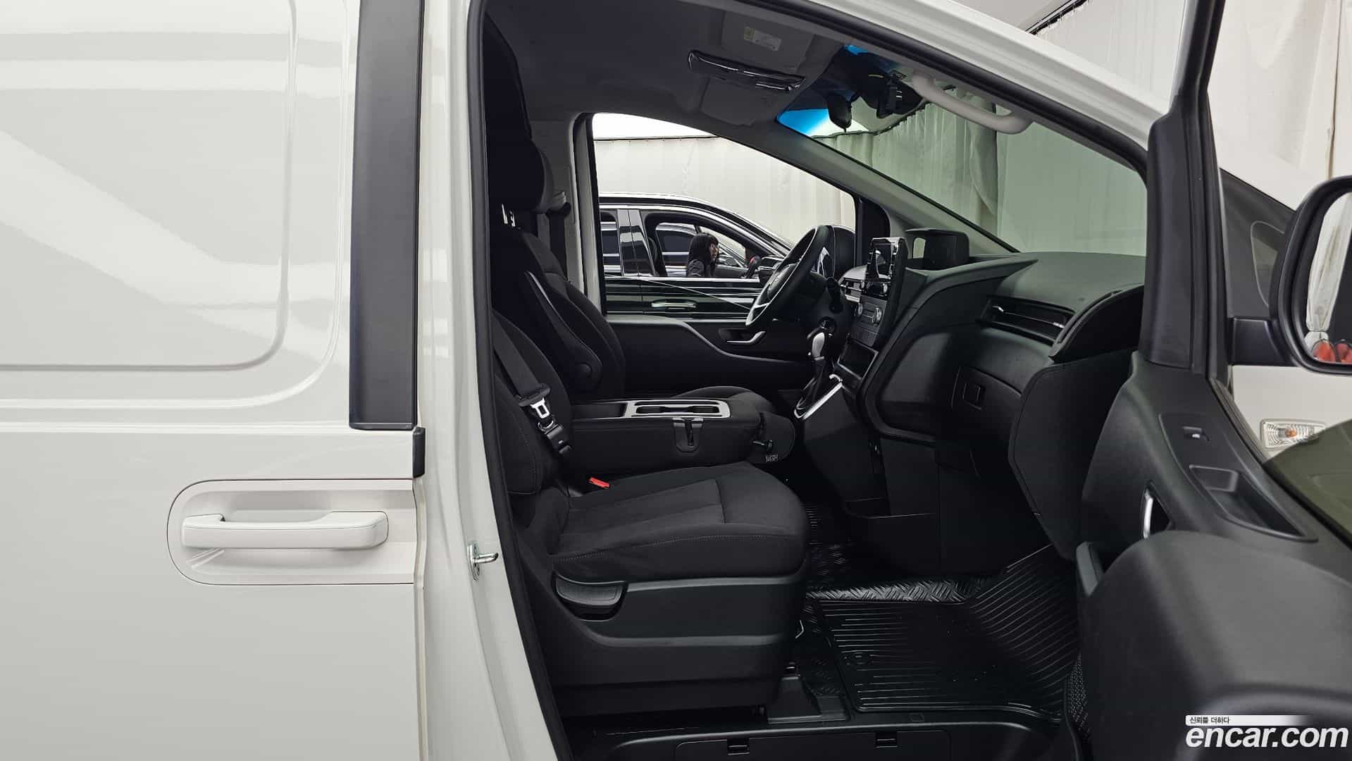 Staria Hyundai 2023.2-OPTION-015