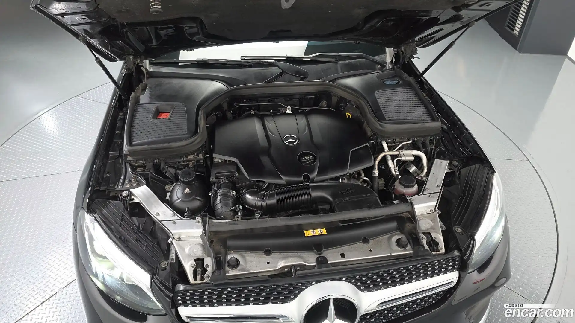 GLC-Class Mercedes-Benz 2017.3-OUTER-006