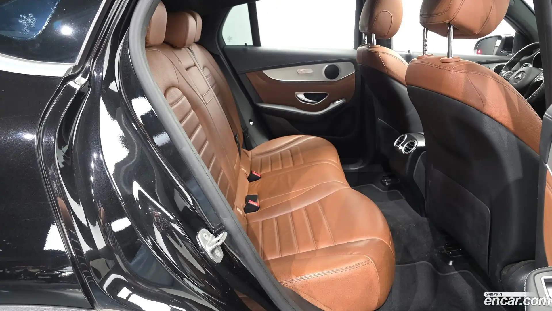 GLC-Class Mercedes-Benz 2017.3-OPTION-016
