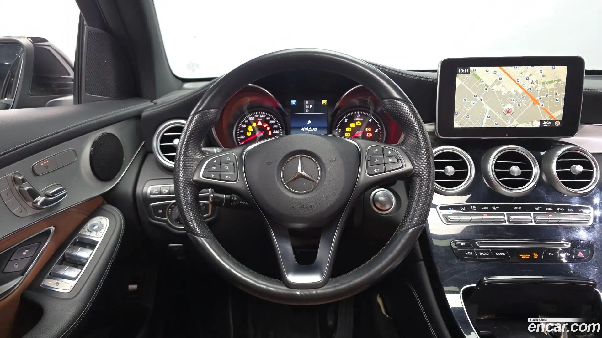 GLC-Class Mercedes-Benz 2017.3-OPTION-017