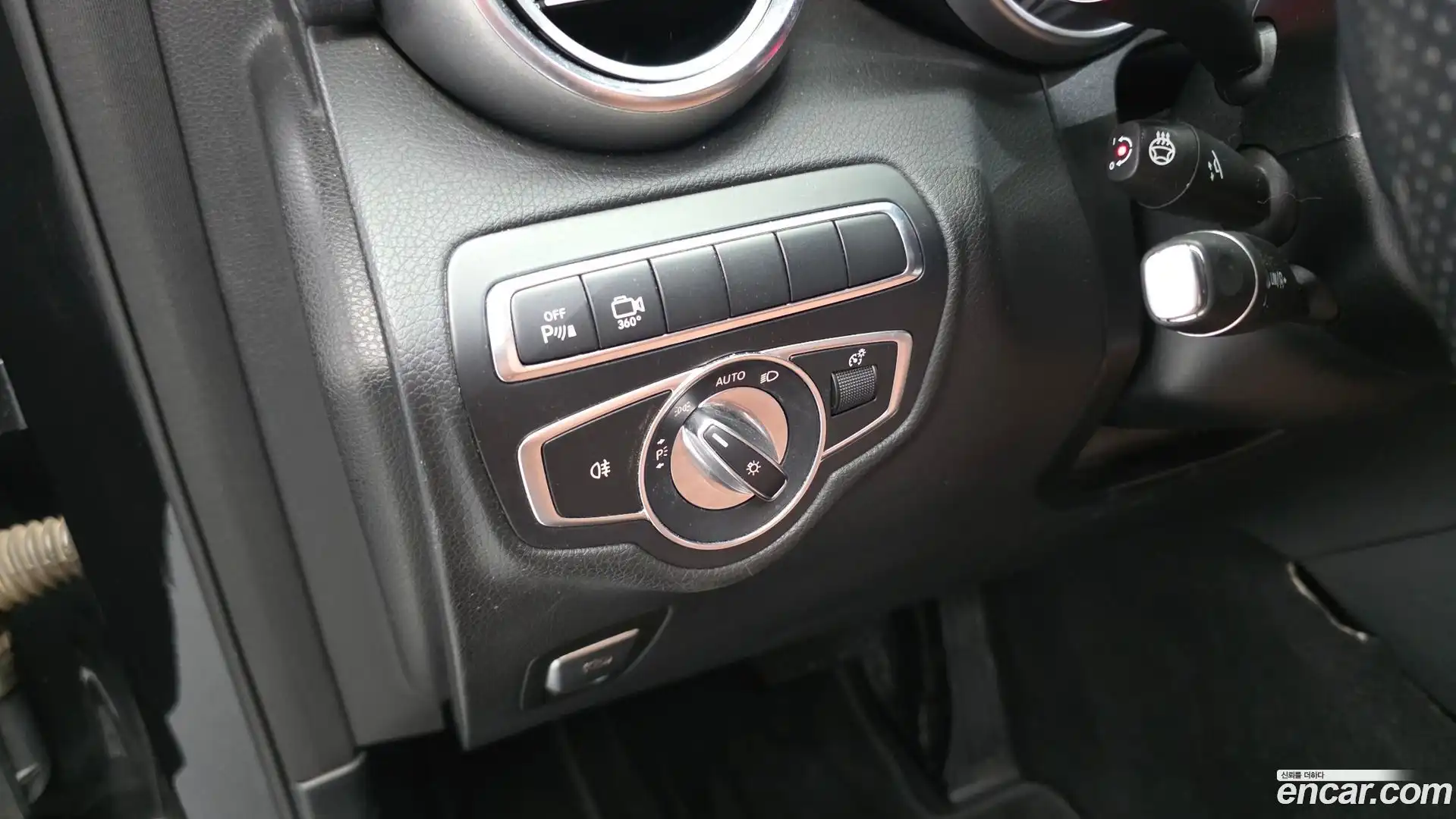 GLC-Class Mercedes-Benz 2017.3-OPTION-021