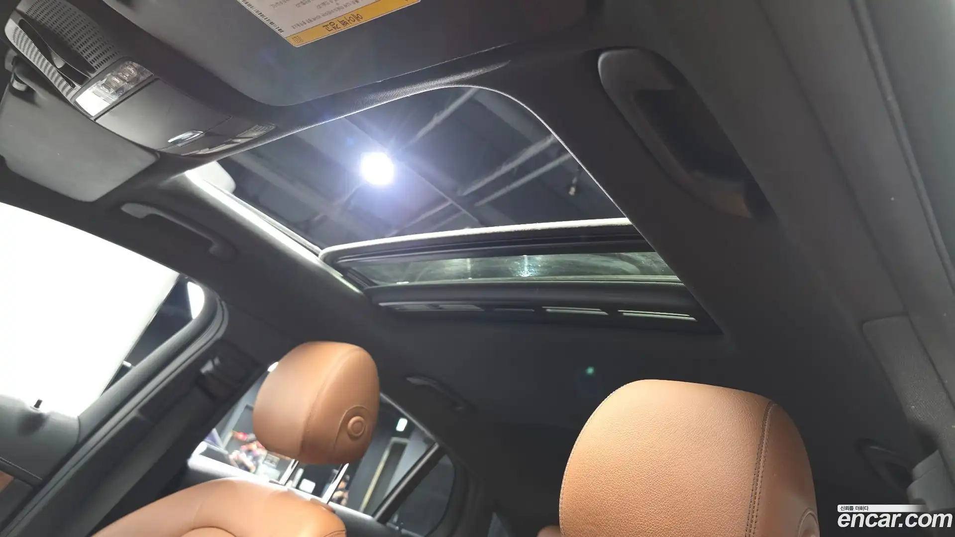 GLC-Class Mercedes-Benz 2017.3-OPTION-023