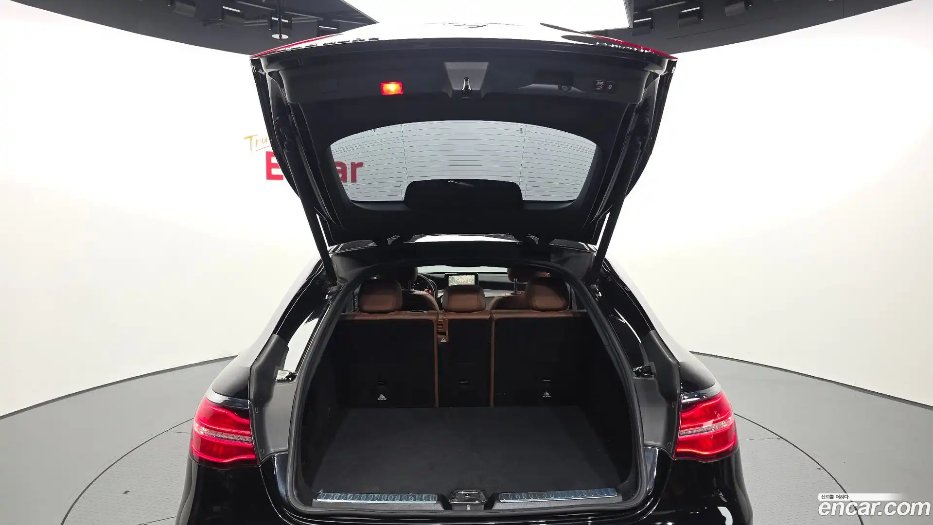 GLC-Class Mercedes-Benz 2017.3-OPTION-024