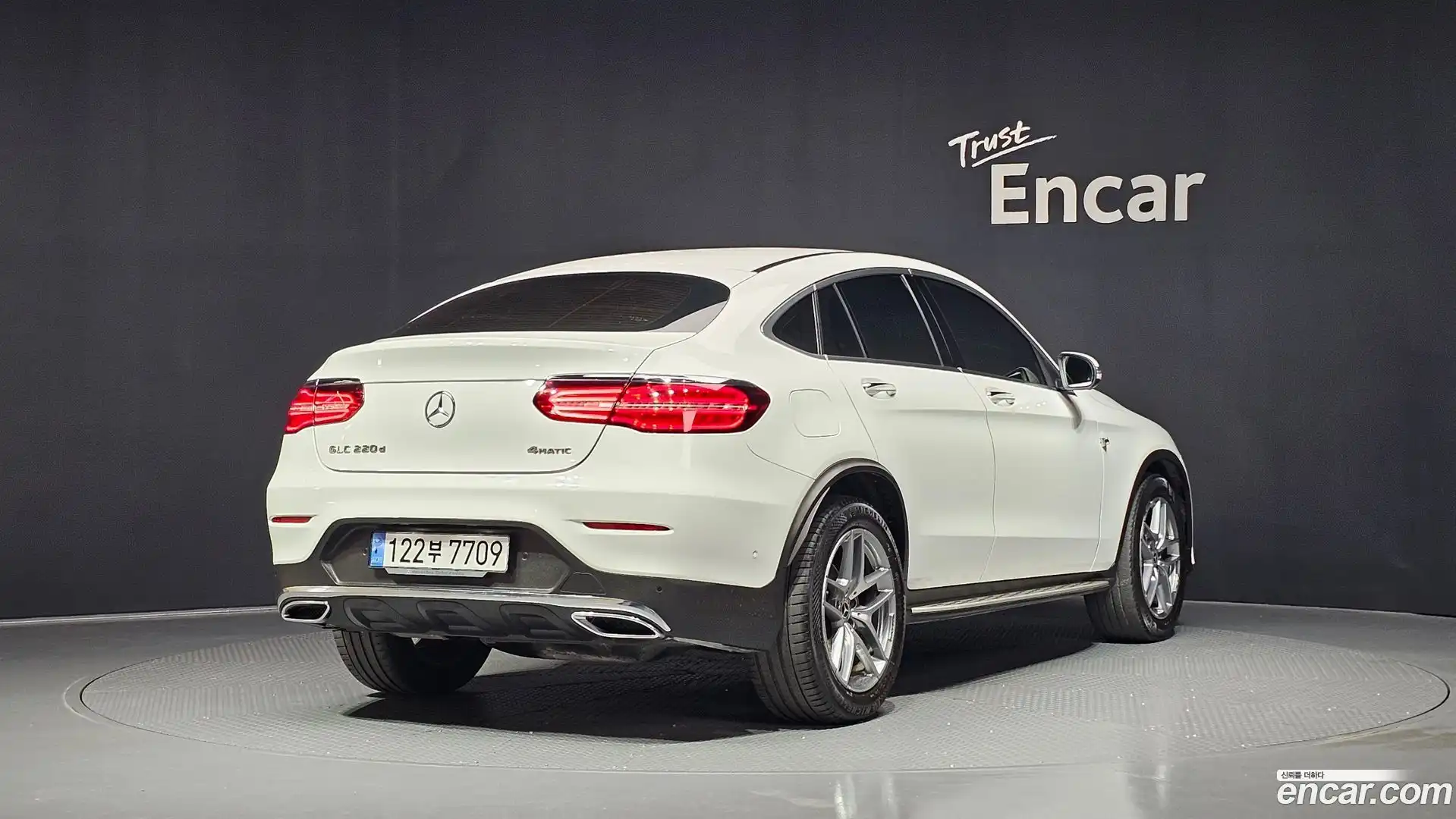 GLC-Class Mercedes-Benz 2018.3-OUTER-002