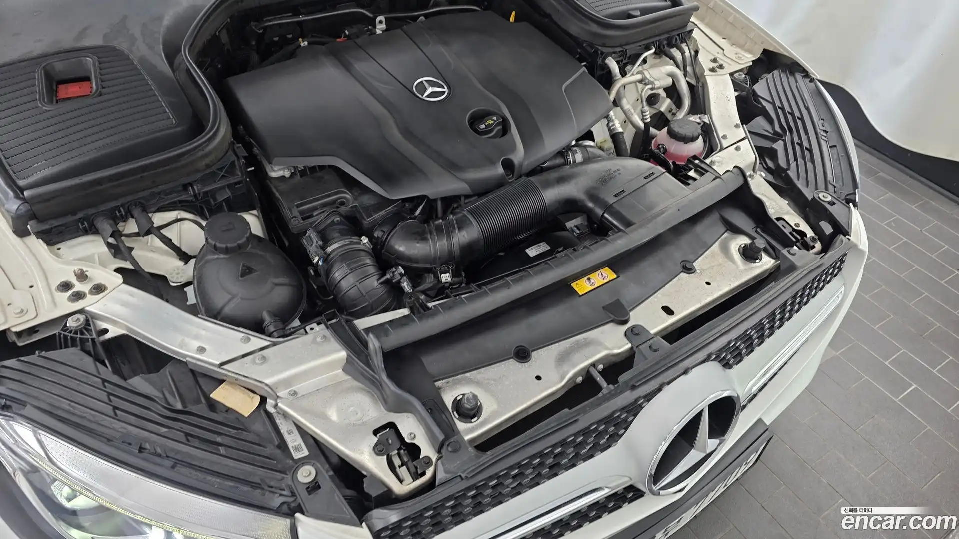 GLC-Class Mercedes-Benz 2018.3-OUTER-006
