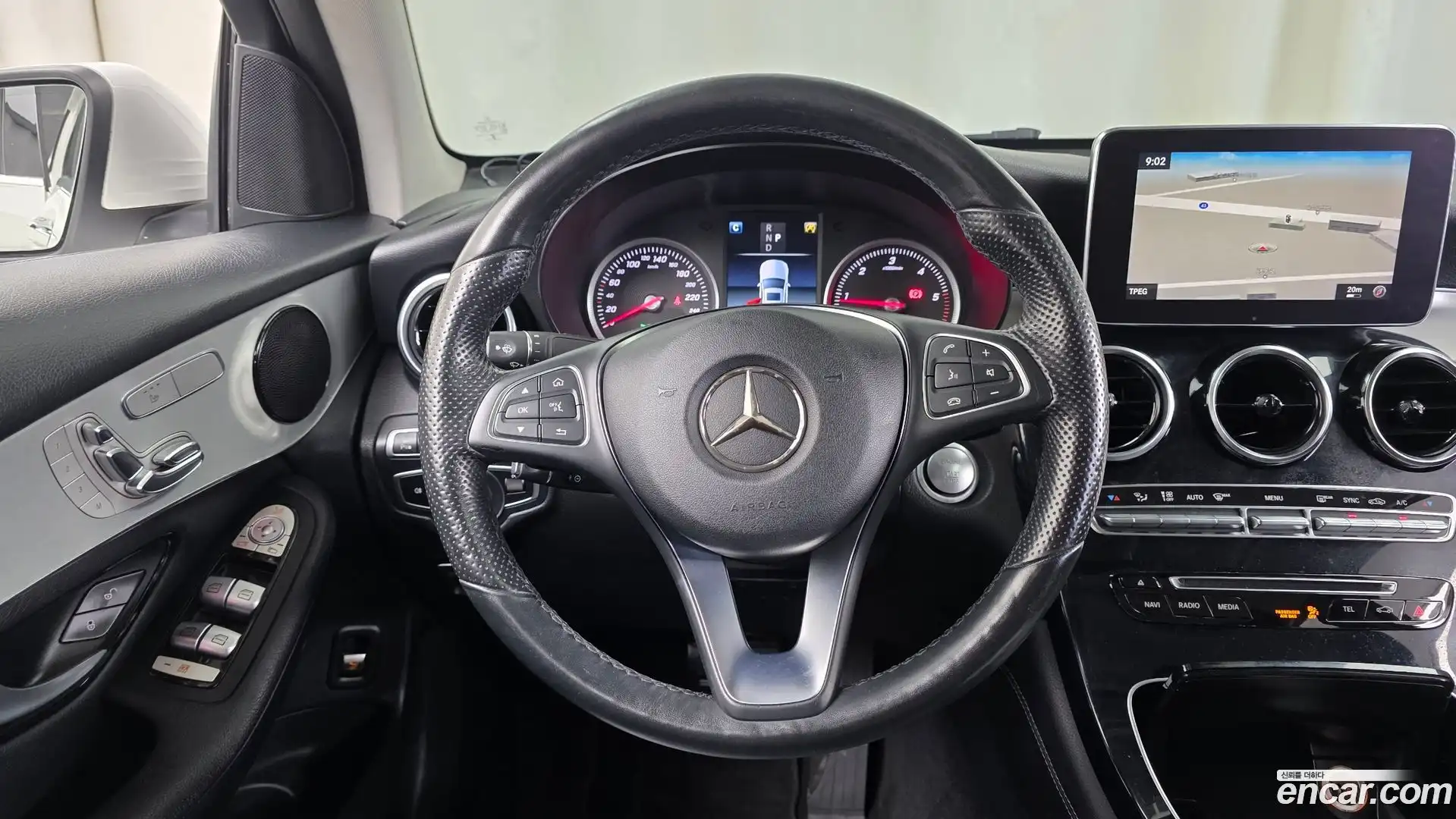 GLC-Class Mercedes-Benz 2018.3-OPTION-016