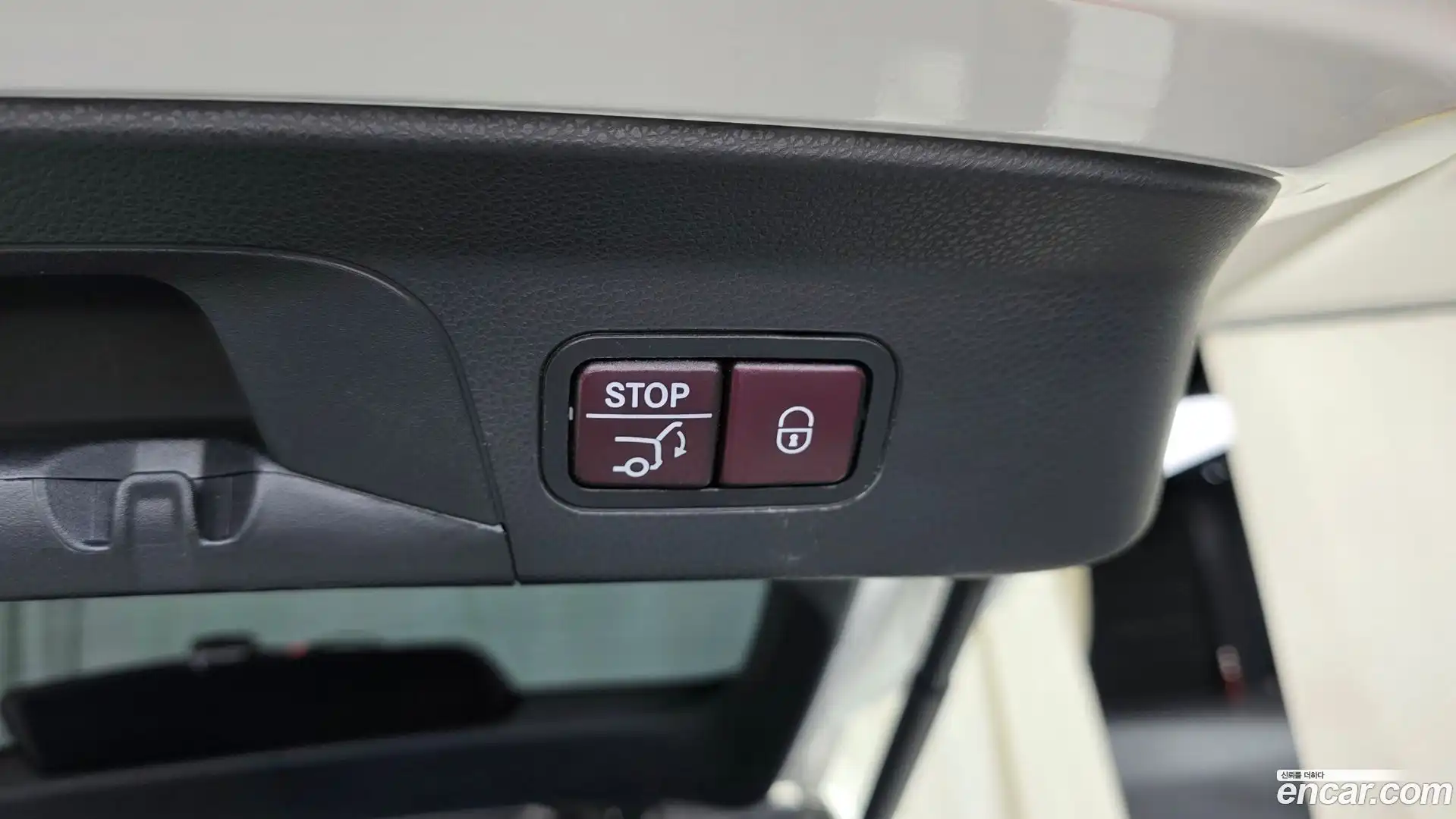 GLC-Class Mercedes-Benz 2018.3-OPTION-043