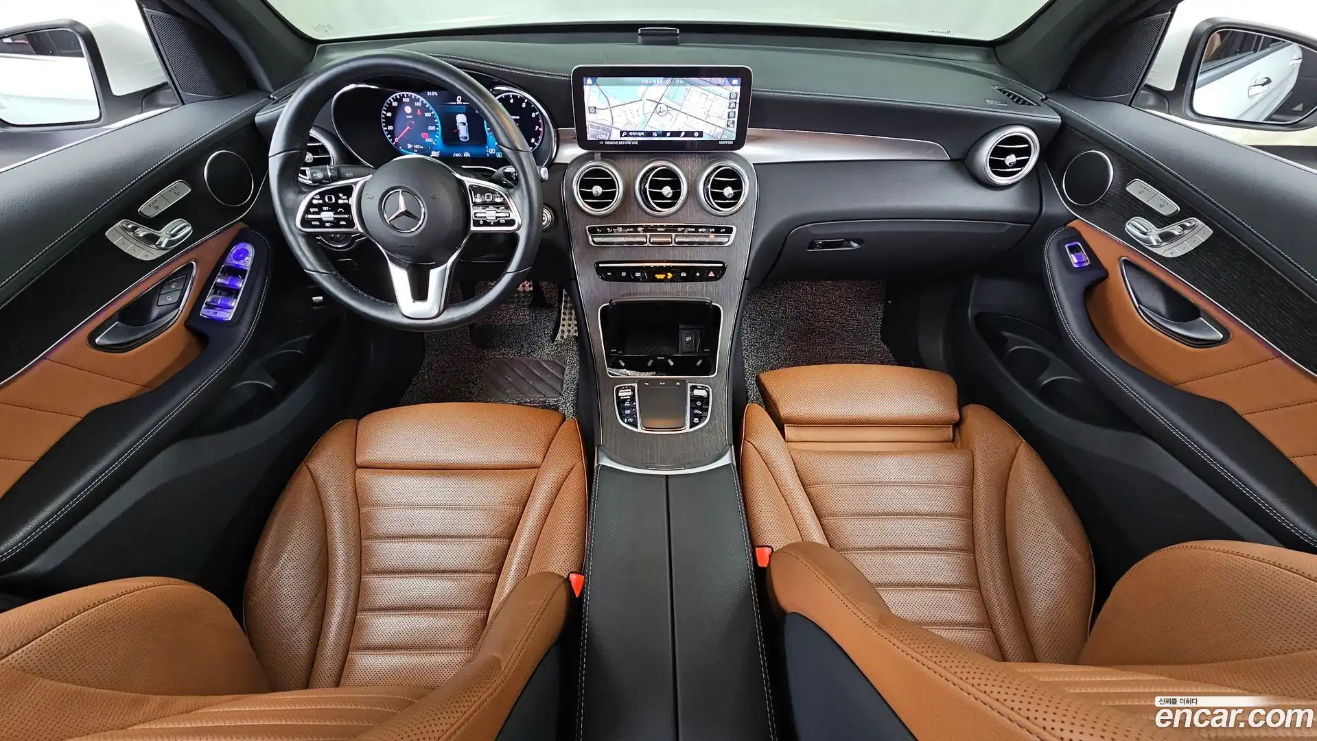 GLC-Class Mercedes-Benz 2022.10-INNER-007