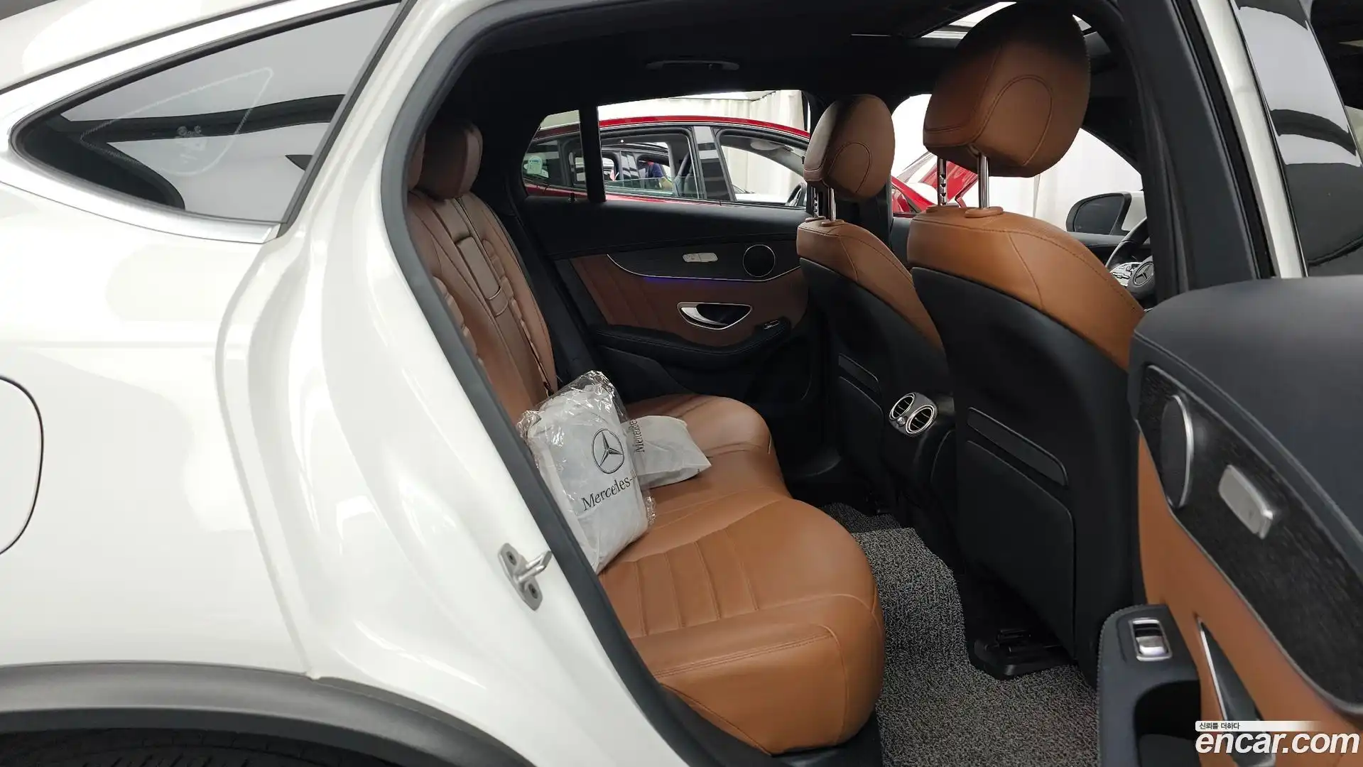 GLC-Class Mercedes-Benz 2022.10-OPTION-016