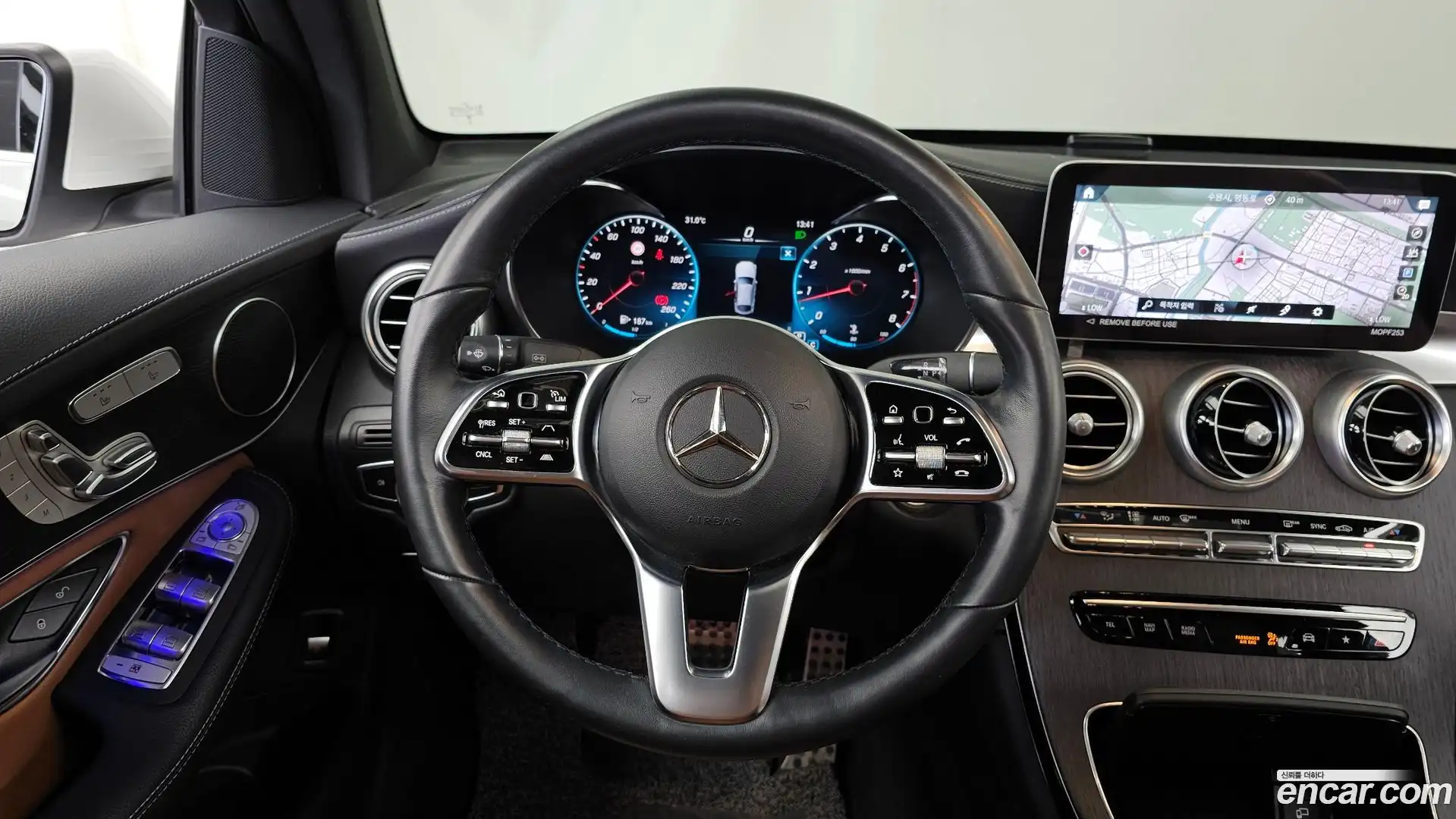 GLC-Class Mercedes-Benz 2022.10-OPTION-017