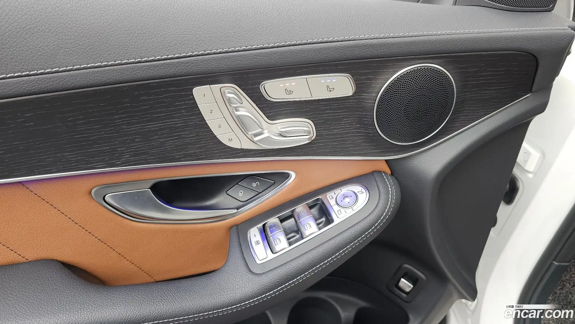 GLC-Class Mercedes-Benz 2022.10-OPTION-023