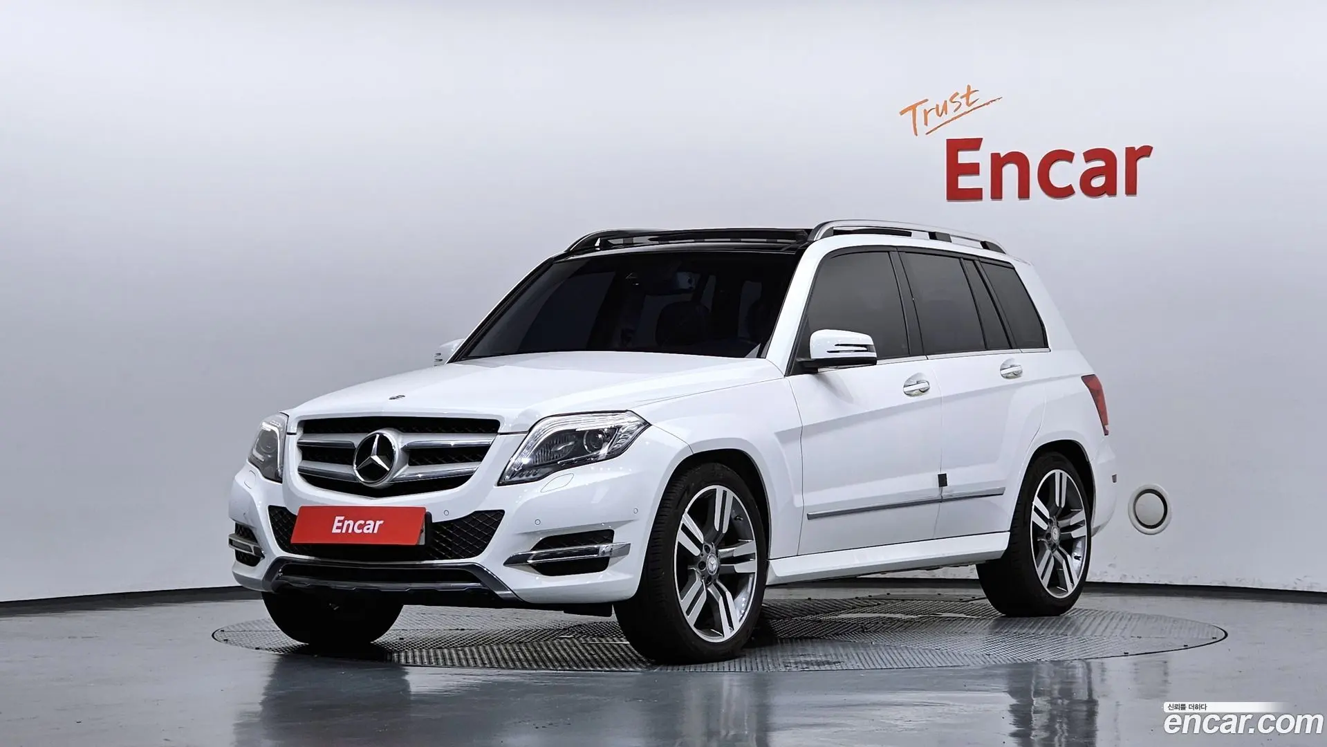Main__Slider__Photo:GLK-Class Mercedes-Benz 2014.8-0