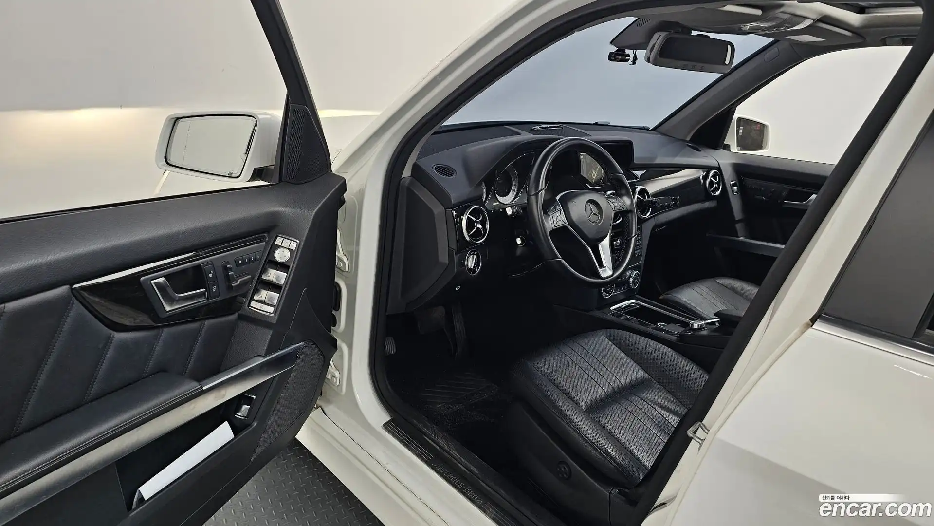 GLK-Class Mercedes-Benz 2014.8-INNER-010