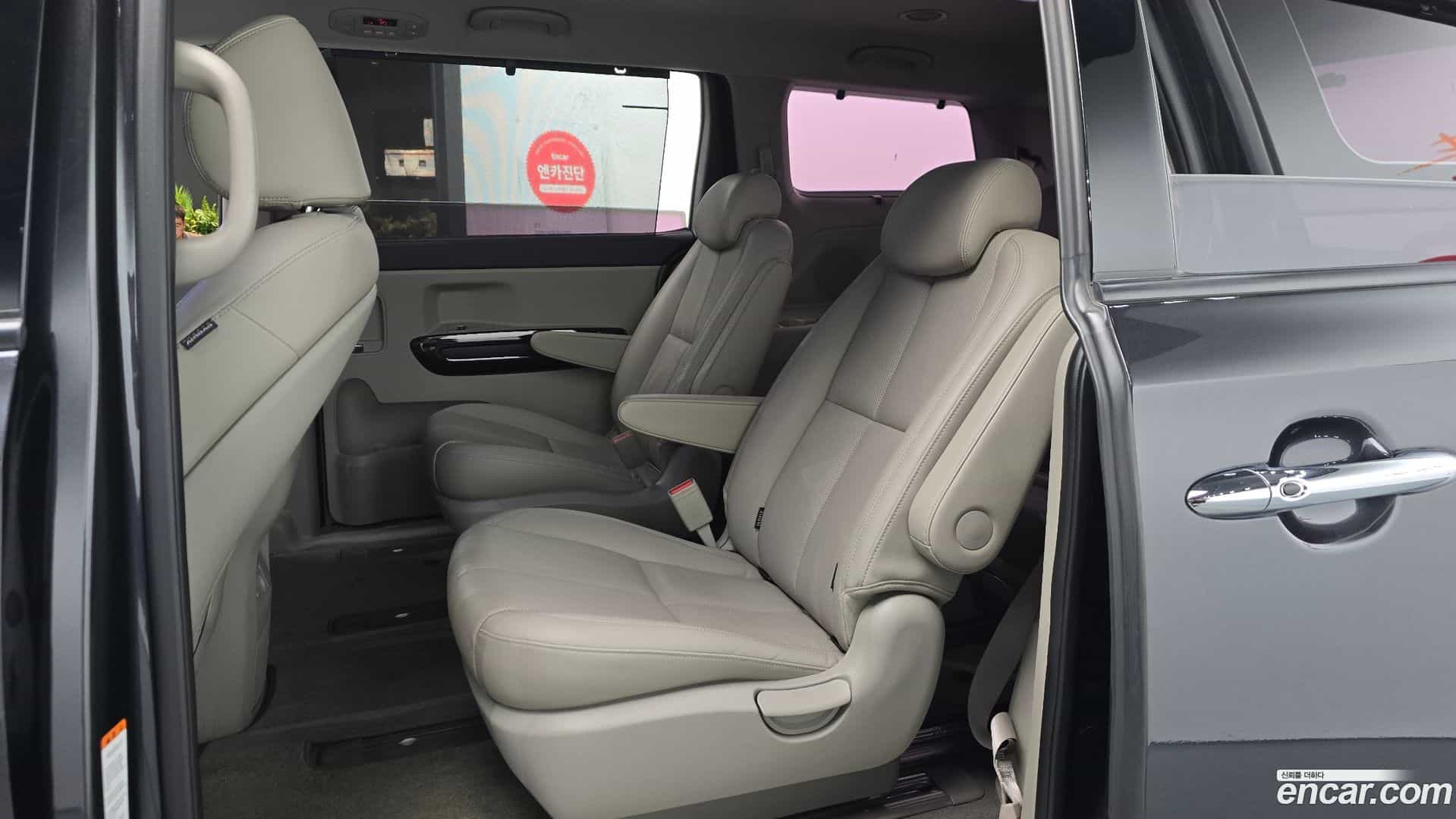 Canival Kia 2018.6-OPTION-015