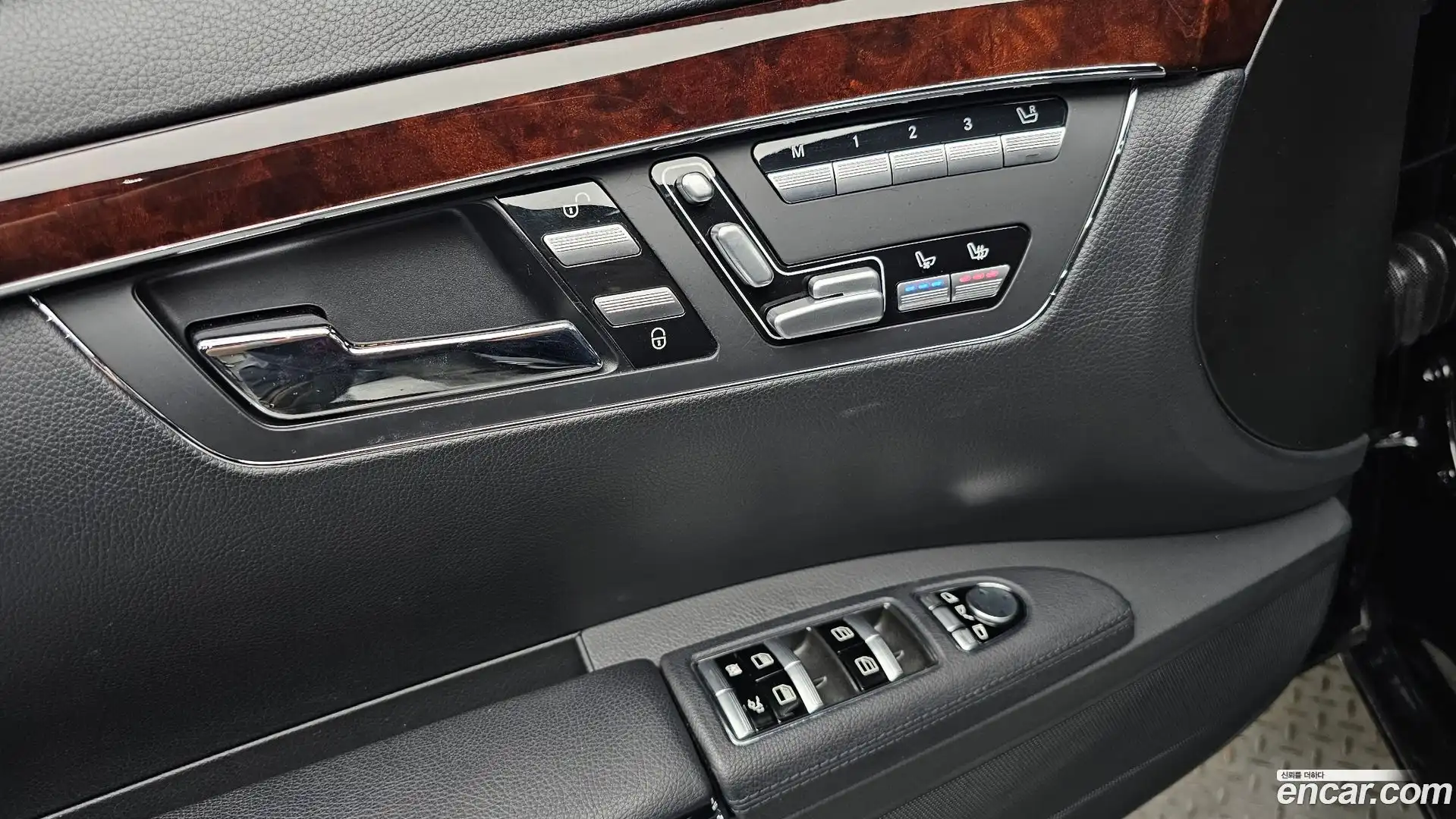 S-Class Mercedes-Benz 2011.4-OPTION-041