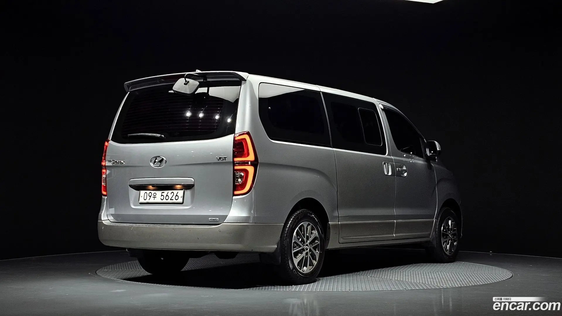 Main__Slider__Photo:Starex Hyundai 2019.4-1